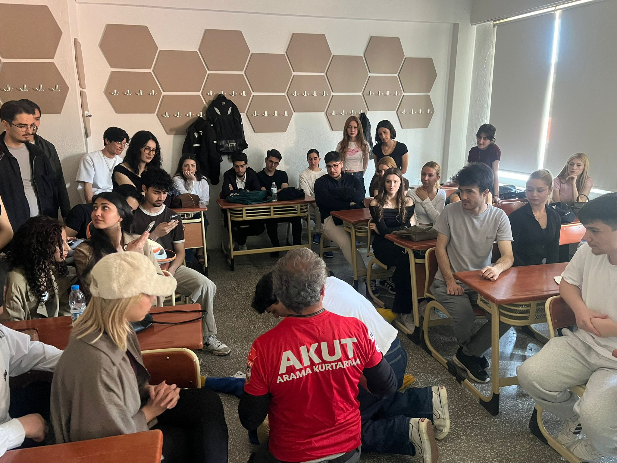 AKUT3