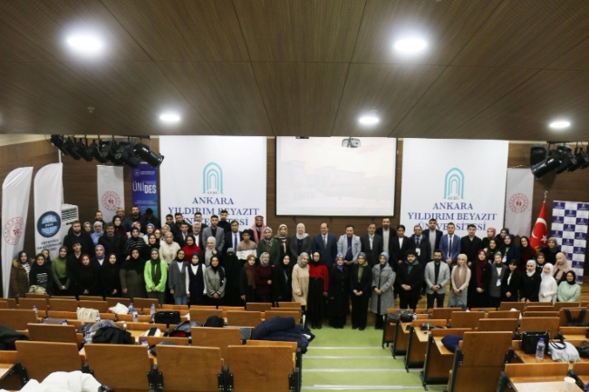 UNİDES Türk Arap Kültürü ve Arap Lehçeleri Çalıştayından bir kare