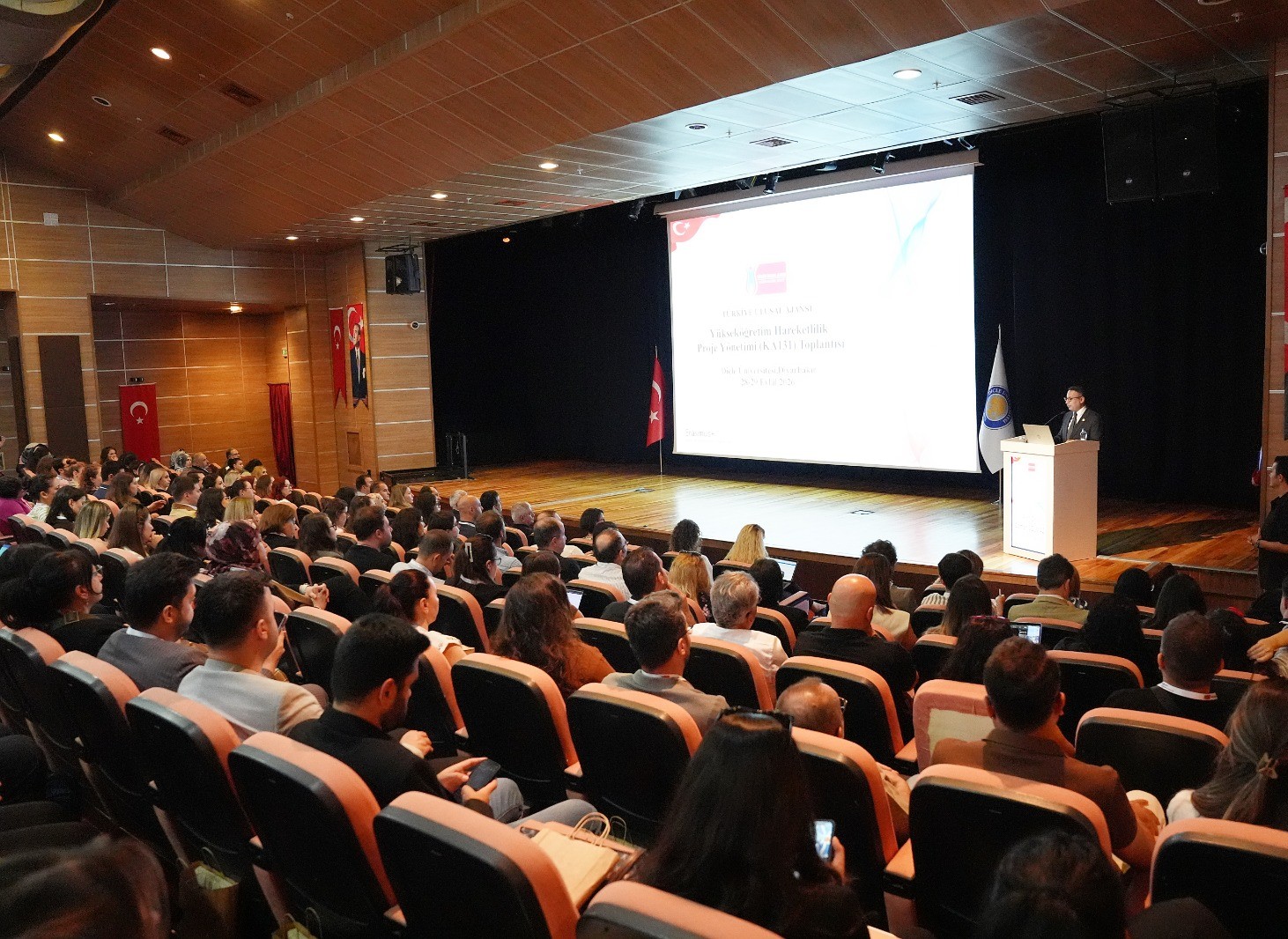 Toplantıdan bir karedir.