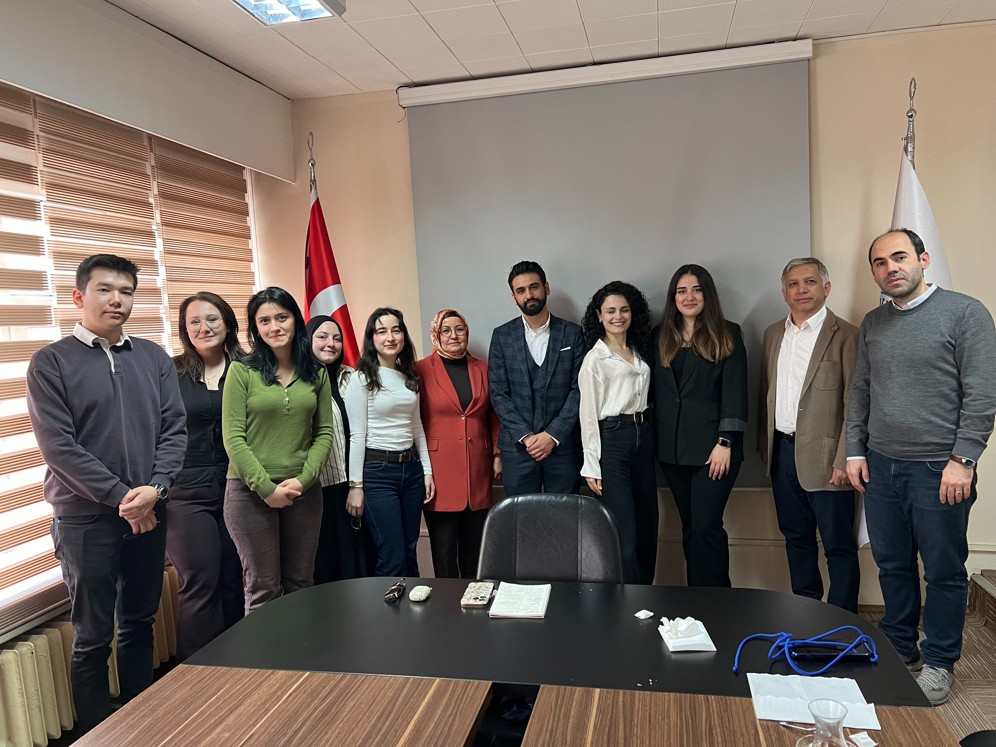 öğretim üyelerimiz, mezun konuklarımız ve öğrencilerimiz