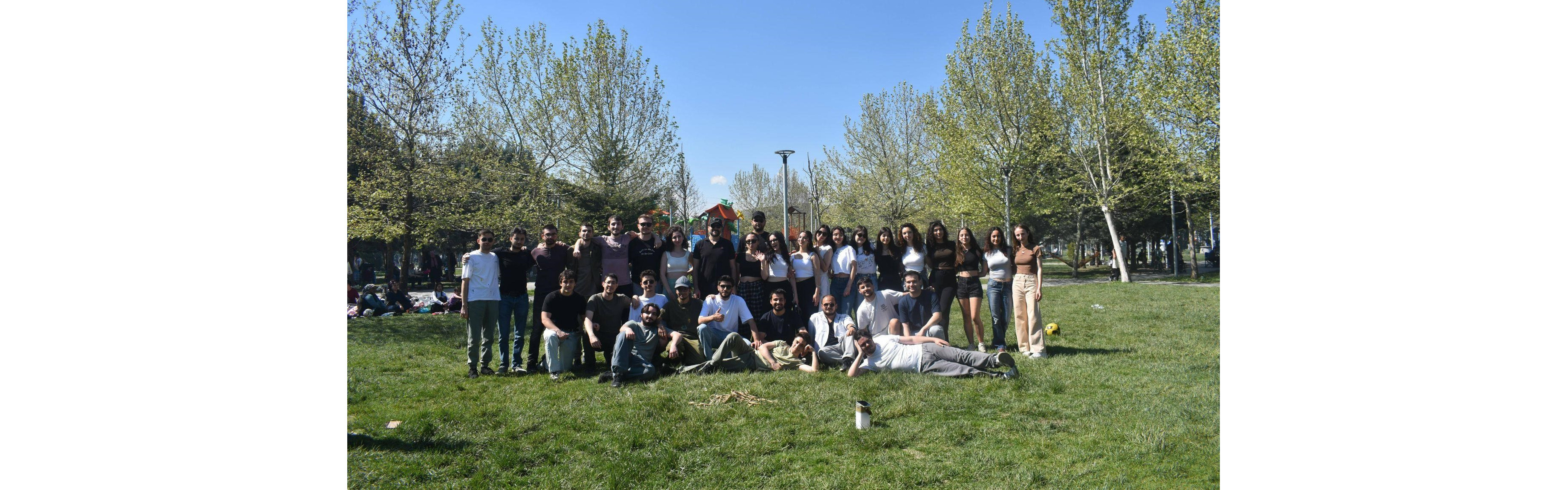 1. ASEC Bahar Pikniği etkinliğinden grup fotoğrafı