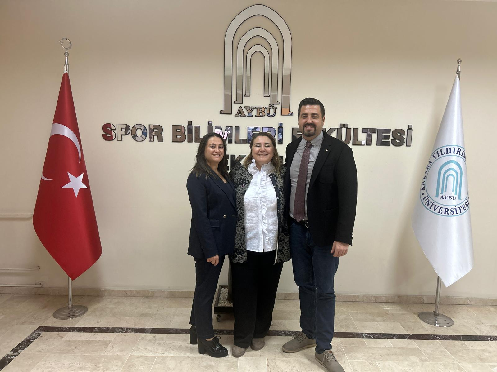 Başkent Üniversitesi Sağlık Bilimleri Fakültesi Dekanı Sayın Prof. Dr. Hayri Baran YOSMAOĞLU ve Dekan Yardımcısı Doç. Dr. Manolya ACAR dekanımıza hayırlı olsun ziyaretinde bulundular.