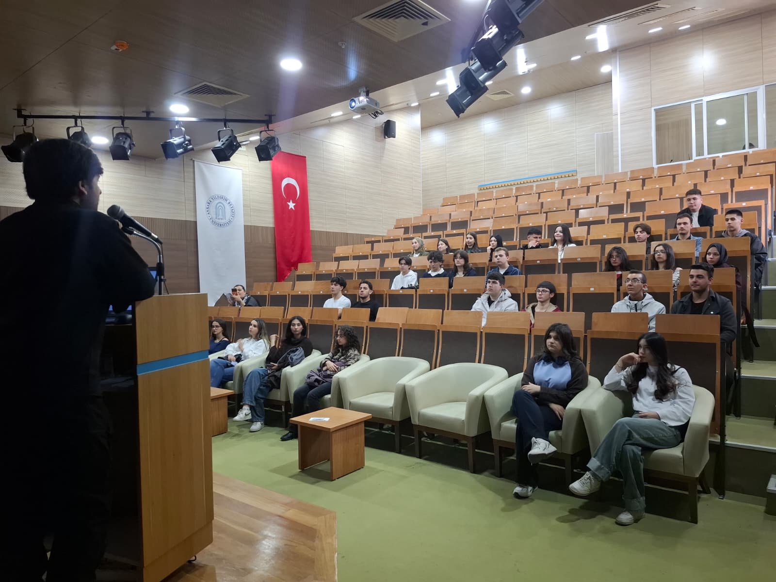 Ankara Yıldırım Beyazıt Üniversitesi Galeri Resmi