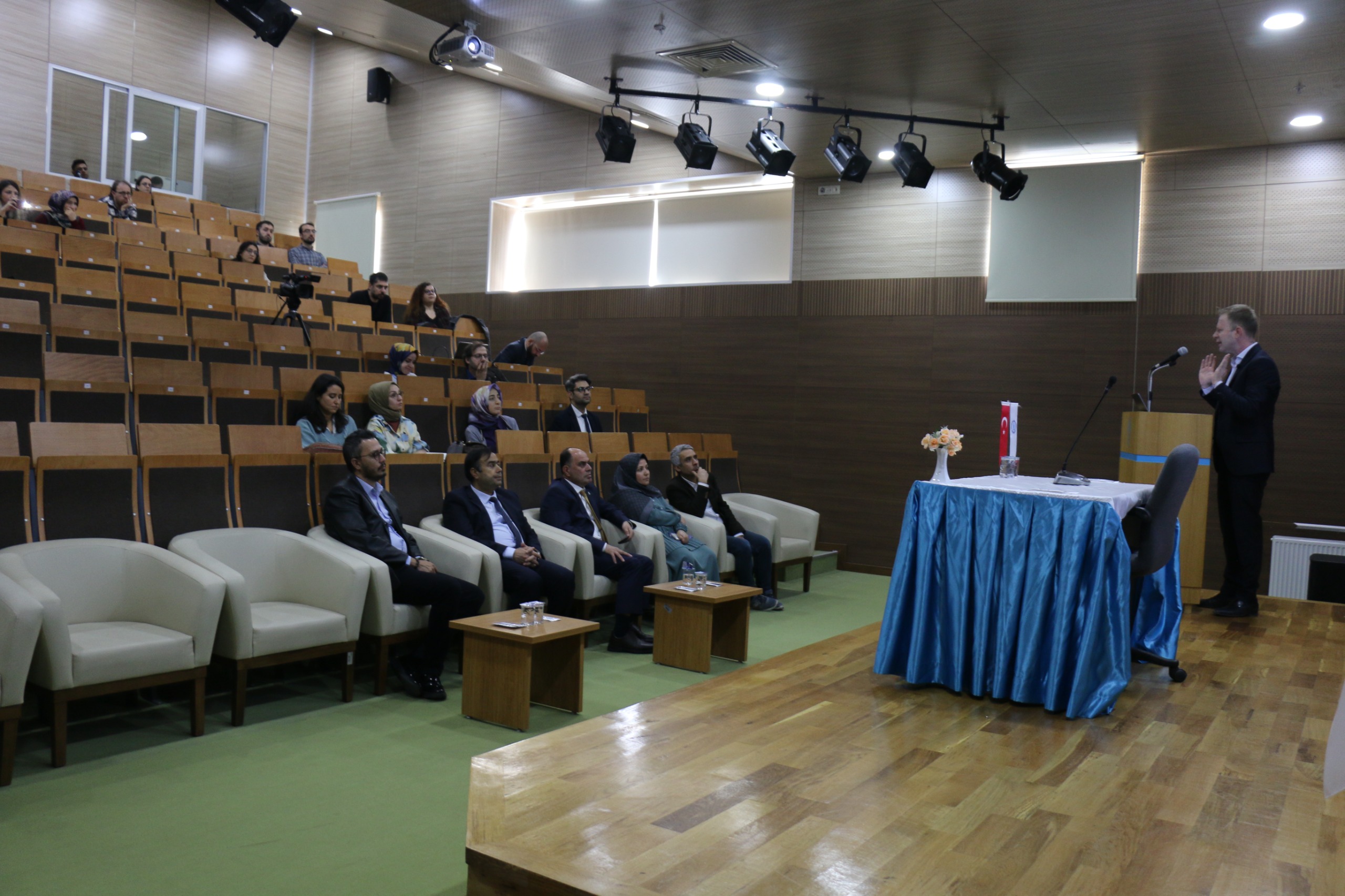 WhatsApp Image 2024-11-14 at 16.36.06.jpeg