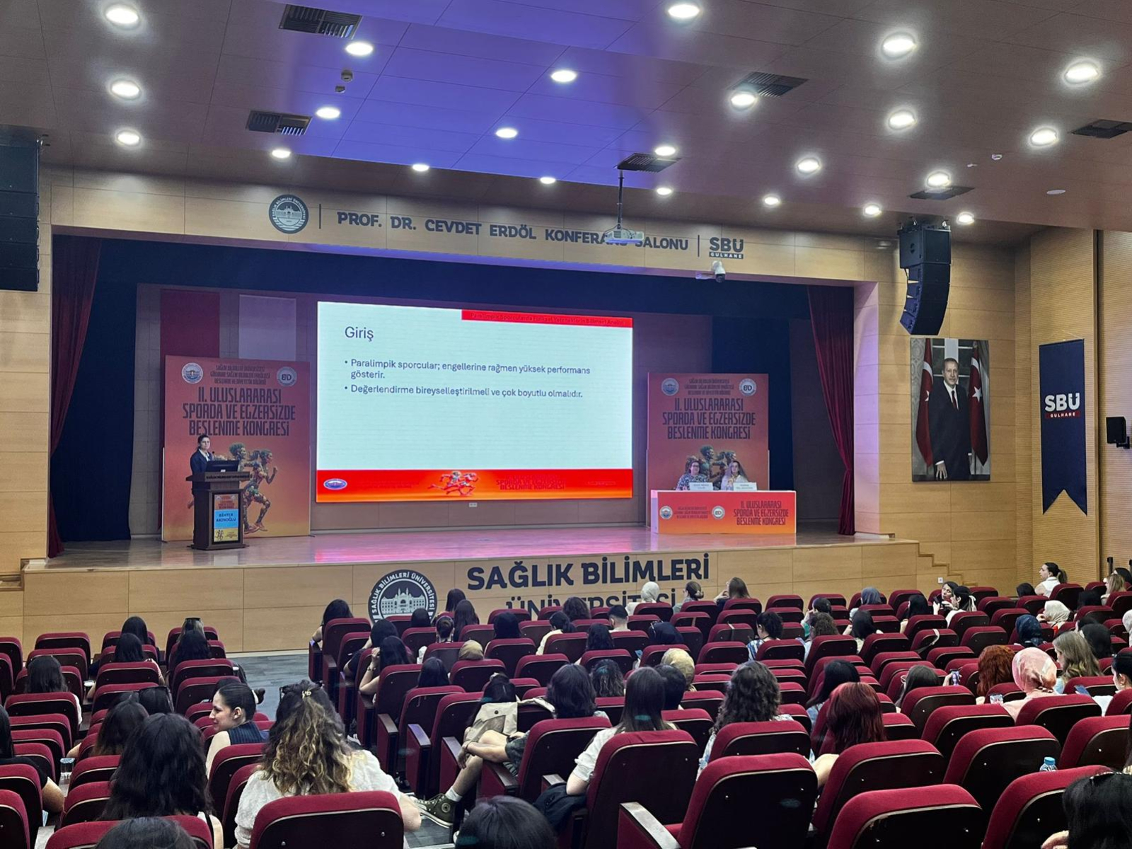 Paralimpik Sporcularda Fiziksel Yeteneklerin Bilimsel Analizi adlı sunum fotoğrafı 