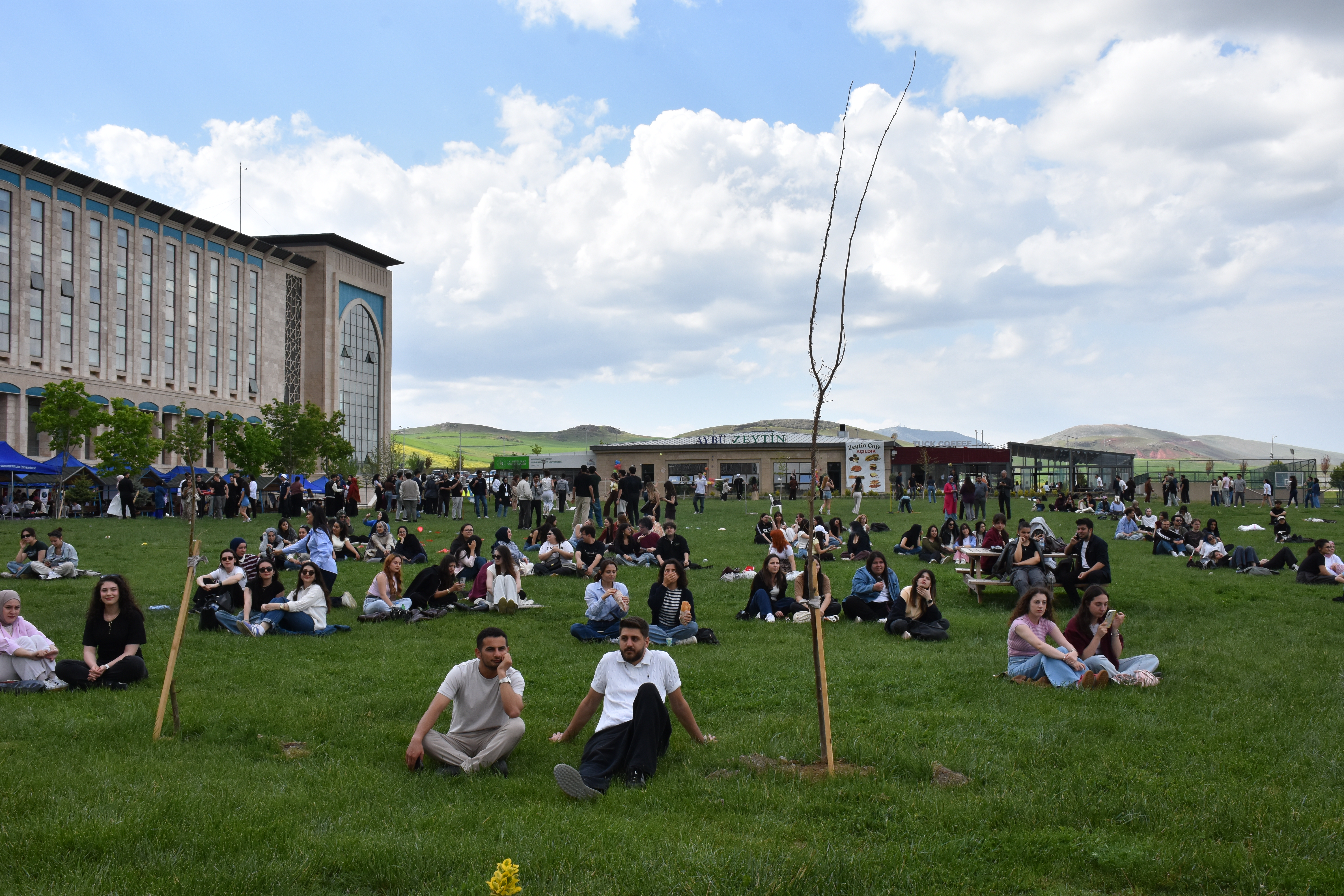 Ankara Yıldırım Beyazıt Üniversitesi Galeri Resmi