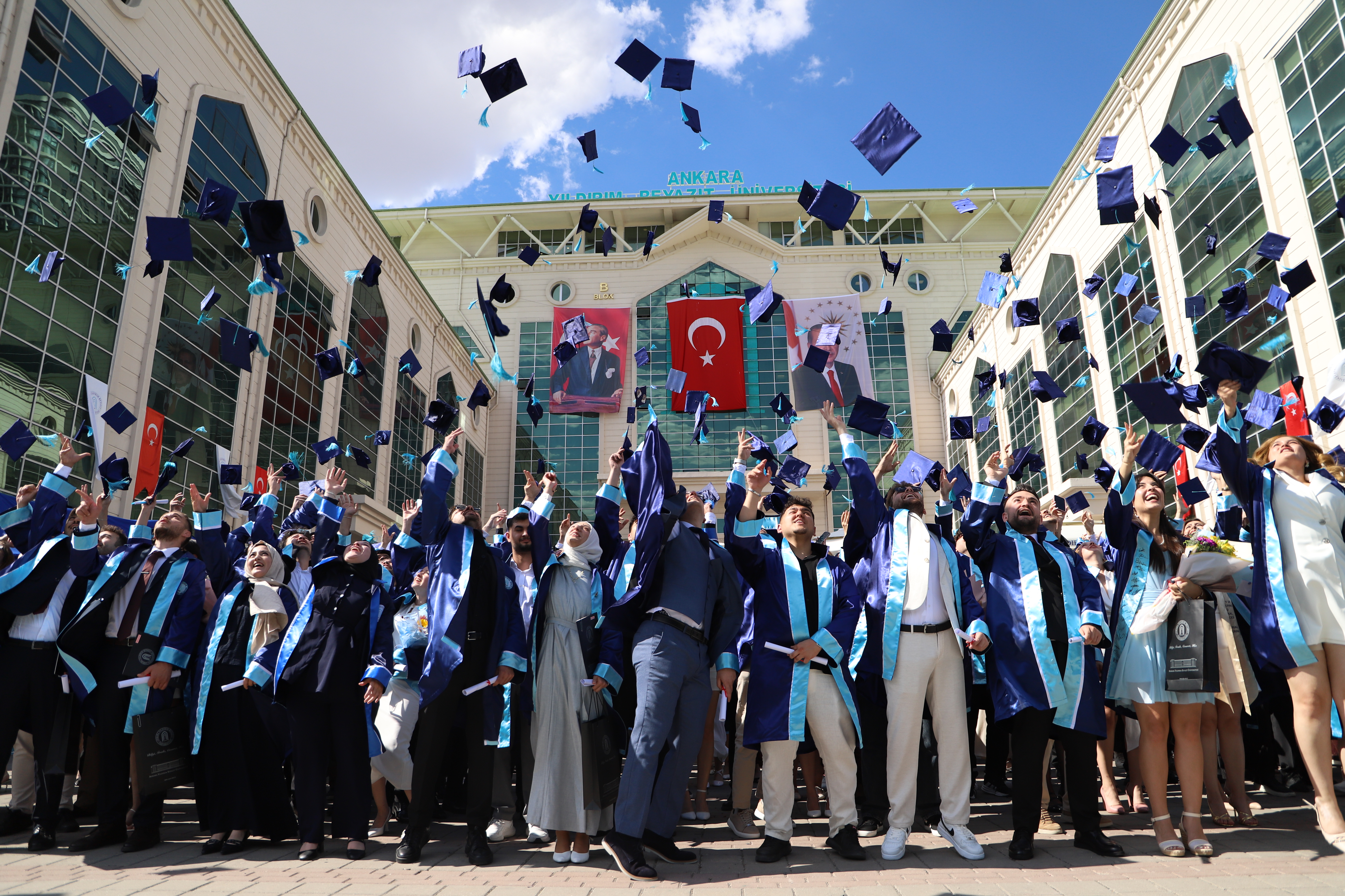 Kep atma anı.