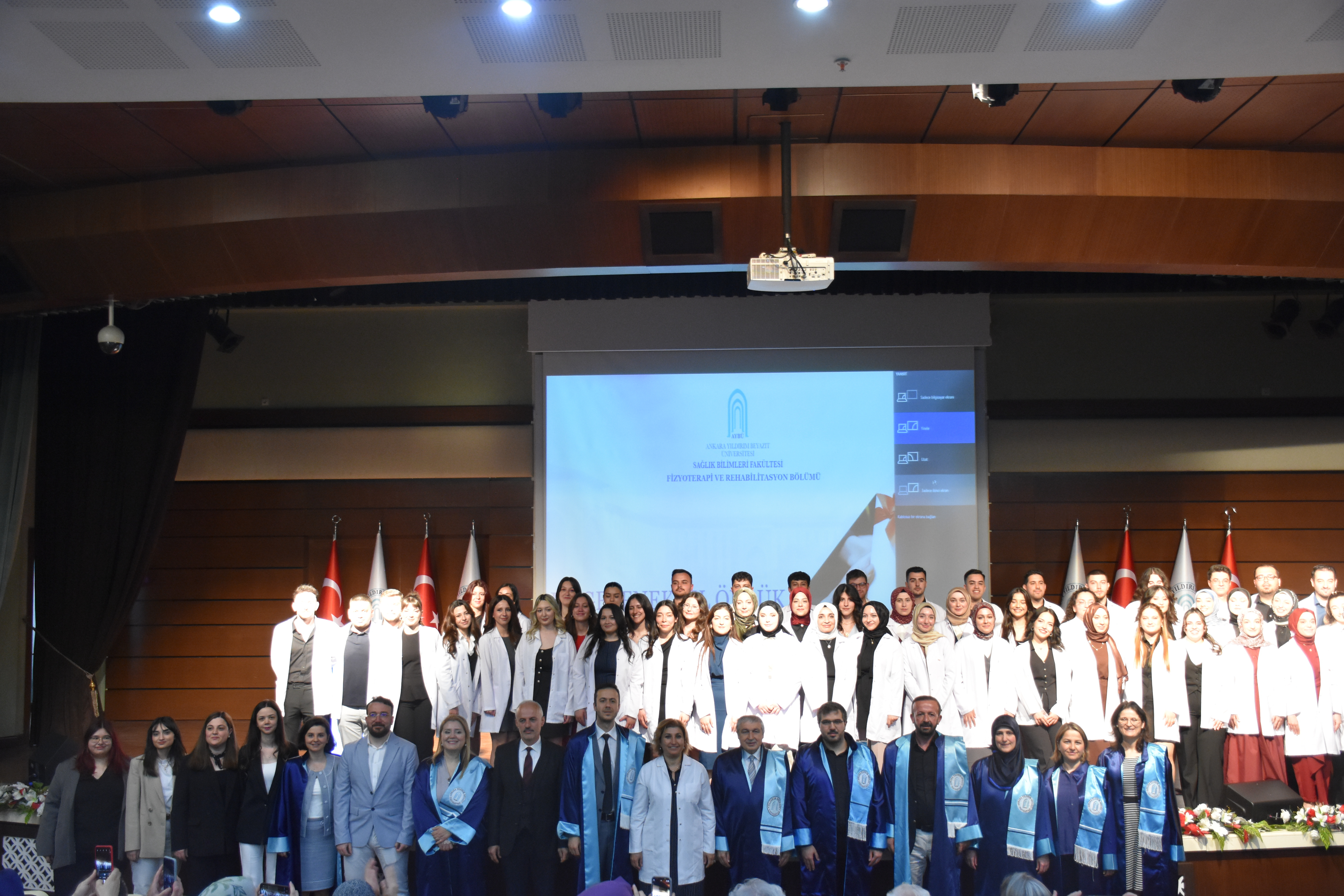 4. Geleneksel Önlük Giyme Töreni Toplu Fotoğrafı 