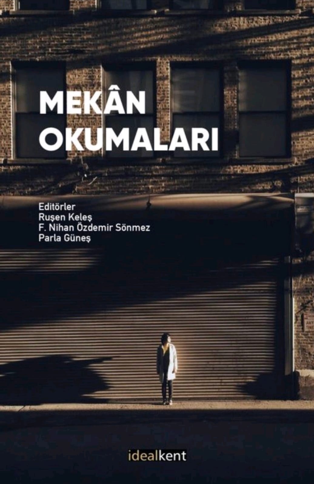 Mekan Okumaları kitabının kapağı.