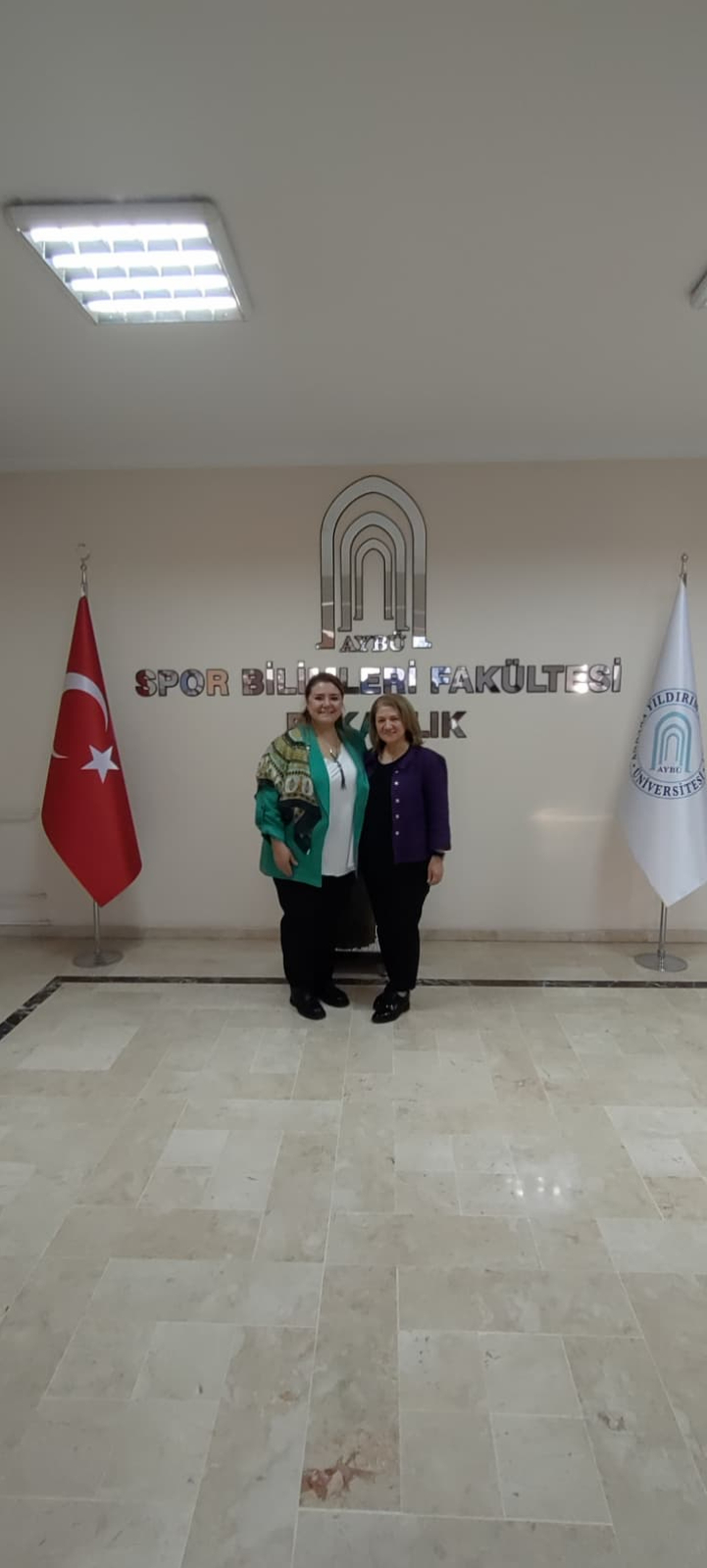 HASAN KALYONCU ÜNİVERSİTESİ SAĞLIK BİLİMLERİ FAKÜLTESİ DEKANI SAYIN PROF. DR. KEZBAN YİĞİTER, DEKANIMIZA HAYIRLI OLSUN ZİYARETİNDE BULUNDULAR