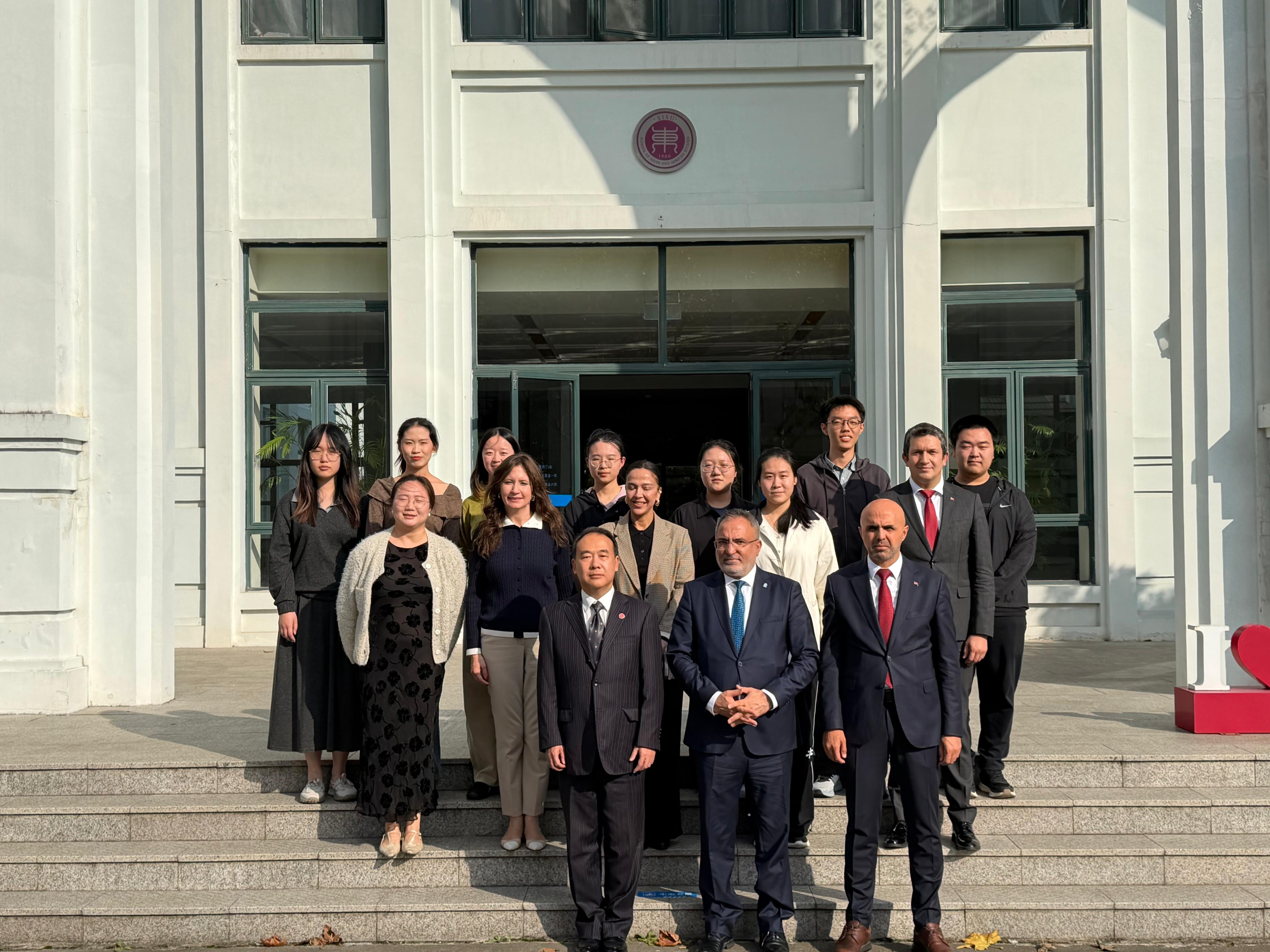 AYBÜ’den Shanghai International Studies University’ye Ziyaret ve İş Birliği Anlaşması