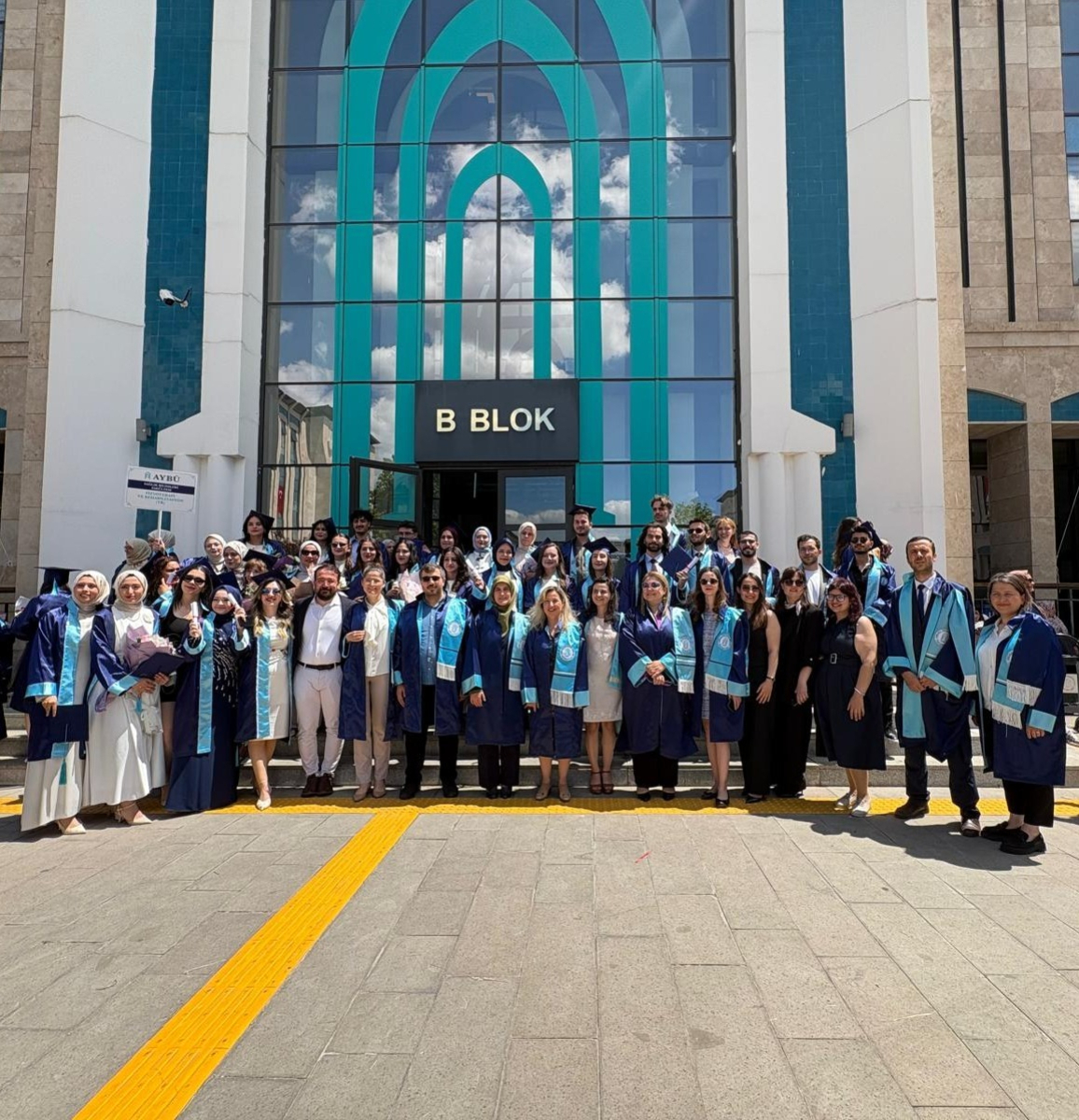 2025-2026 akademik yılı mezuniyet fotoğrafı 