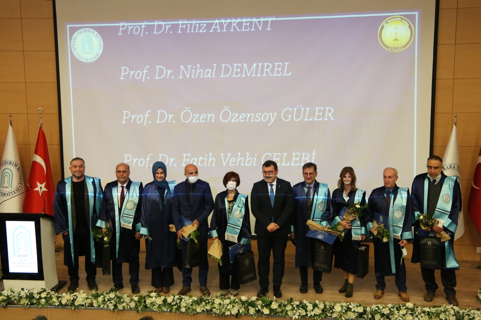 FH9AyS8XMAMYH2m (1).jpg