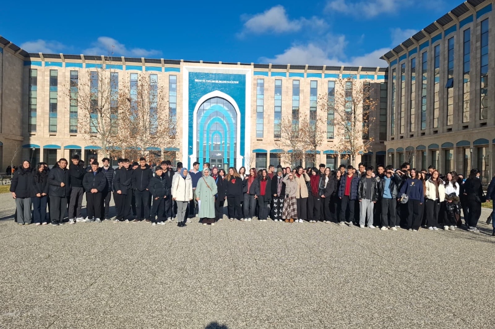 d97f09ff-7644-4822-886f-f92040f2937b