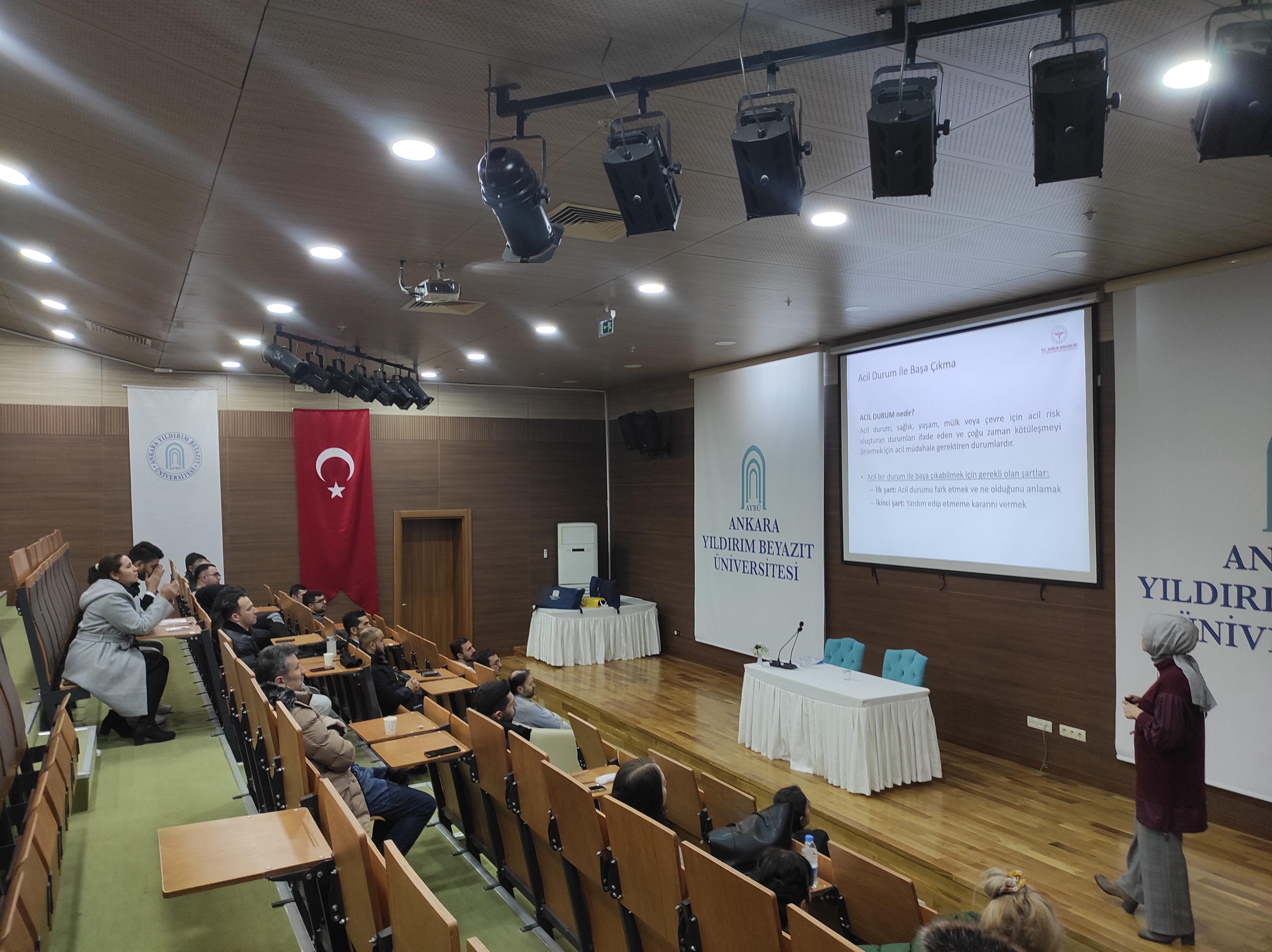 Ankara İl Sağlık Müdürlüğü Eğitim Birimi tarafından AYBÜ Esenboğa Yerleşkesi'nde üniversite personelimize 'İlk Yardım Eğitimi' verildi.