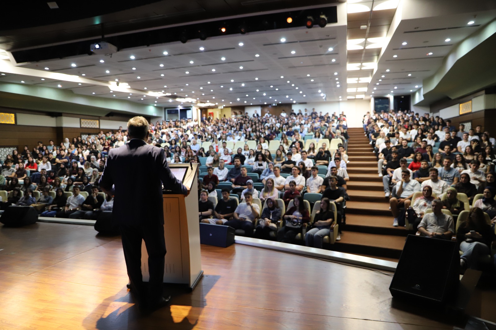 Ankara Yıldırım Beyazıt Üniversitesi Galeri Resmi