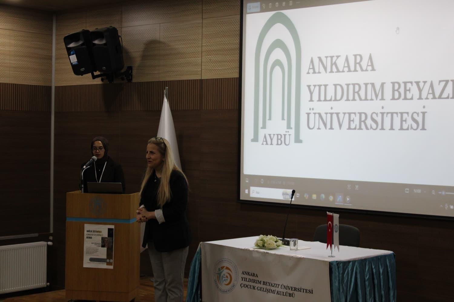 Sağlık Sisteminde Çocuk Gelişimci Olmak adlı konferanstan anı fotoğrafı.