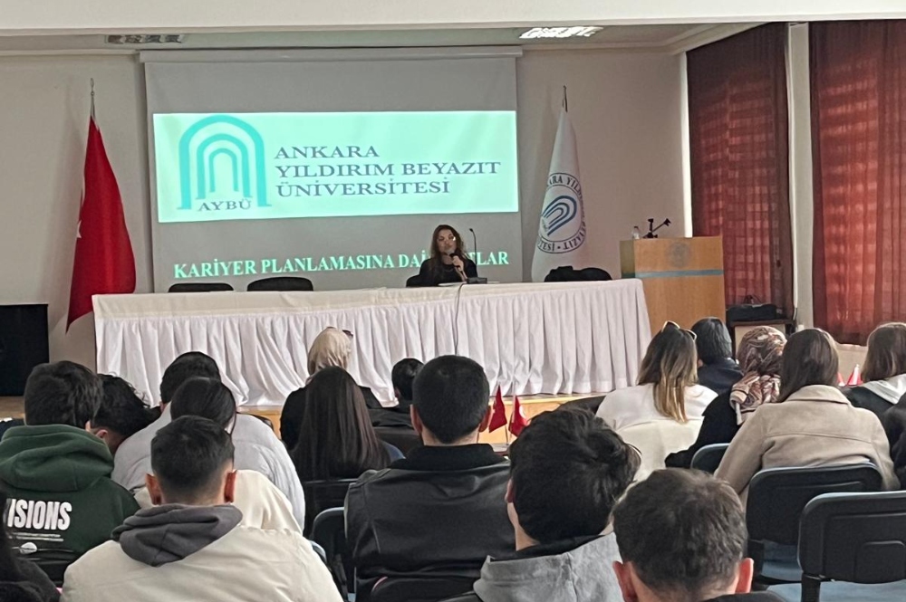 Meslek Yüksekokulumuzda Mezun Buluşmaları ve Kariyer Sohbetleri5