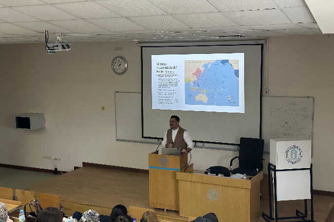 Ahmed Baki Şafak'ın sunum yaptığı esnada çekilen bir fotoğrafı