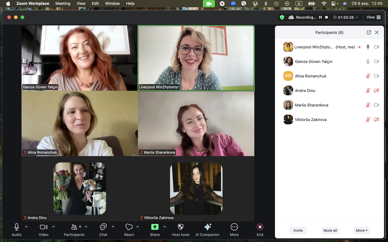 Öğr. Gör. Gamze Yalçın ve diğer katılımcılarla online eğitimde toplu fotoğraf