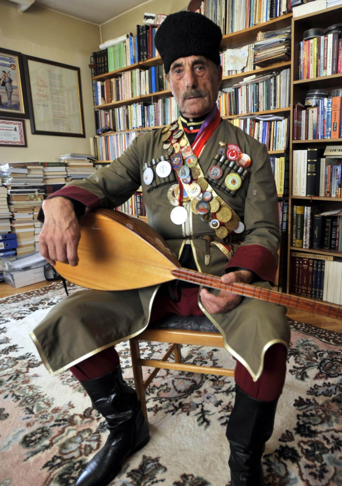 Aşık Şeref Taşlıova'nın Bir Görseli
