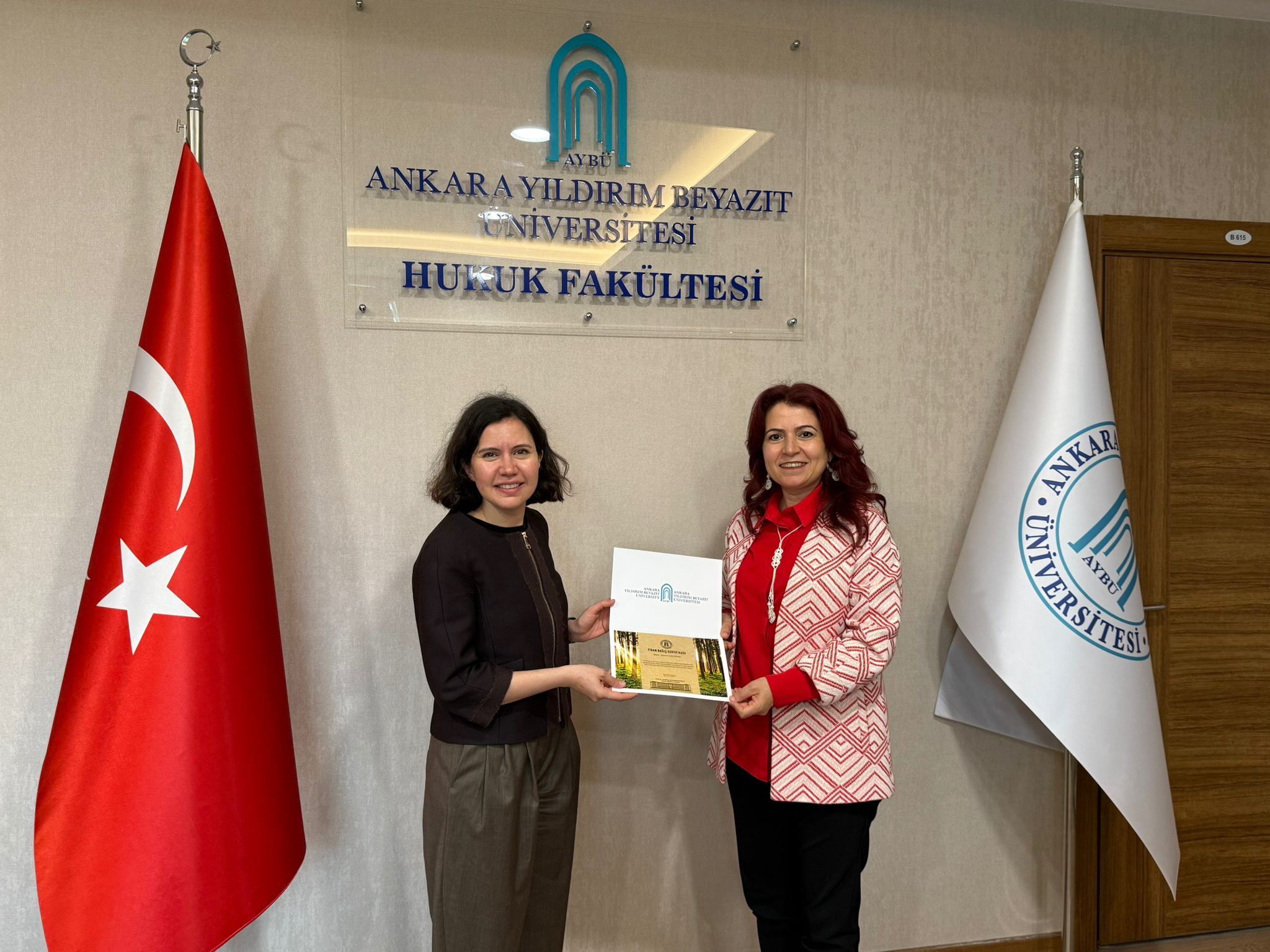 Ankara Yıldırım Beyazıt Üniversitesi Hukuk Fakültesi tarafından üçüncü ve dördüncü sınıf öğrencileri için düzenlenen “CISG & Sustainability: ESG Clauses in International Sales Contracts” başlıklı iki aşamalı eğitim tamamlandı.