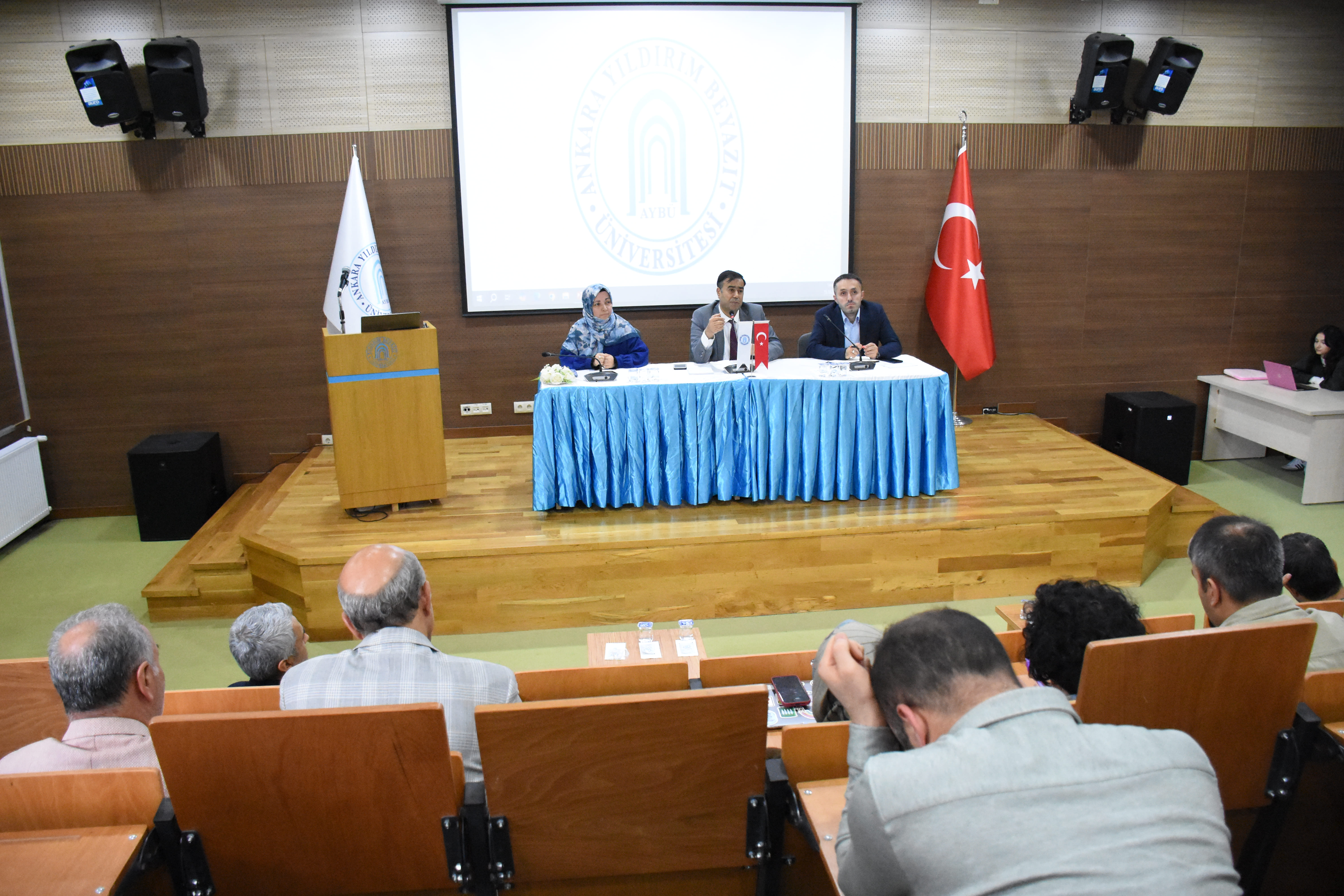 dekan ve dekan yardımcılarımız soruları yanıtlıyor