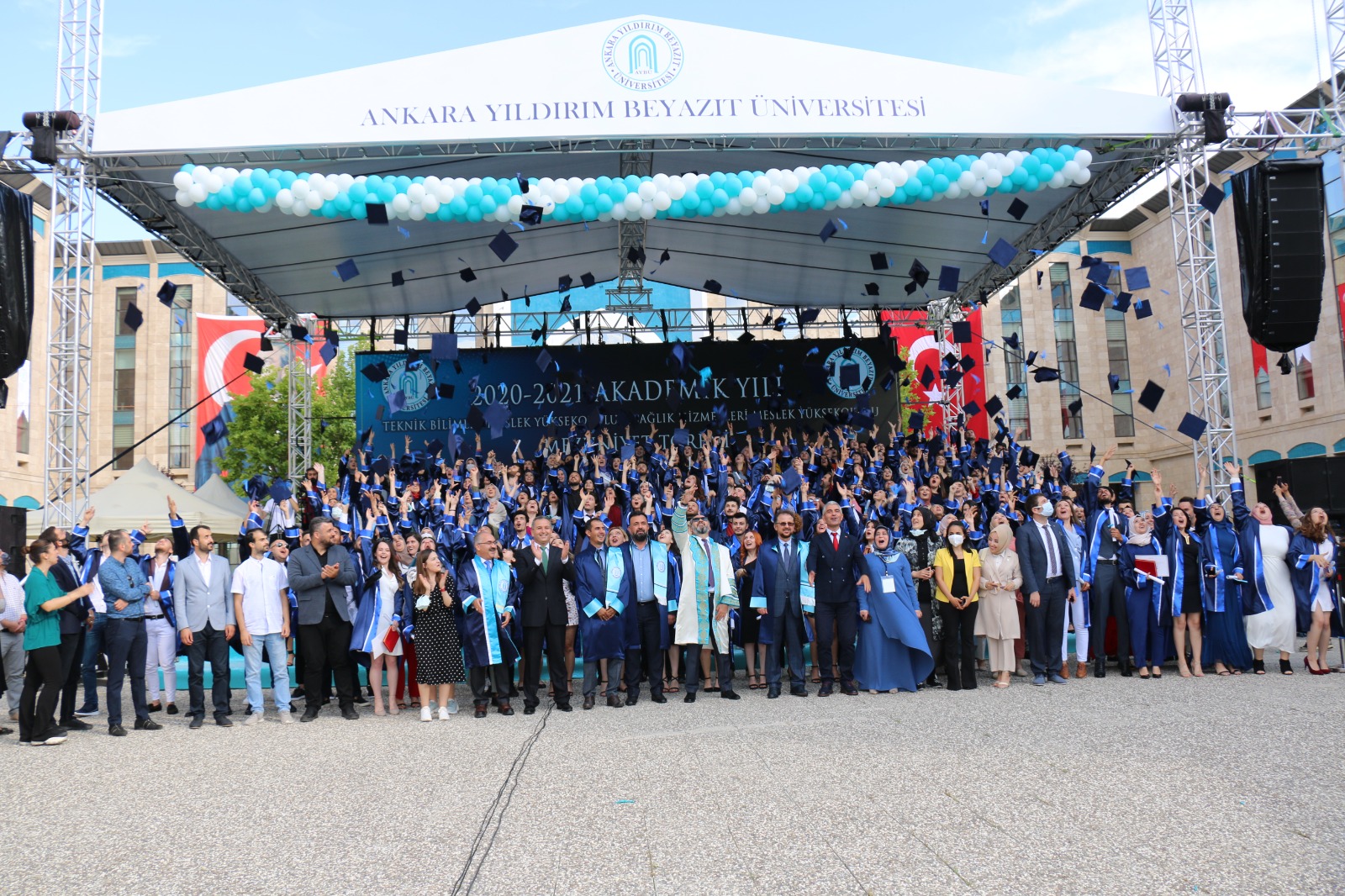 SHMYO’da MEZUNİYET SEVİNCİ