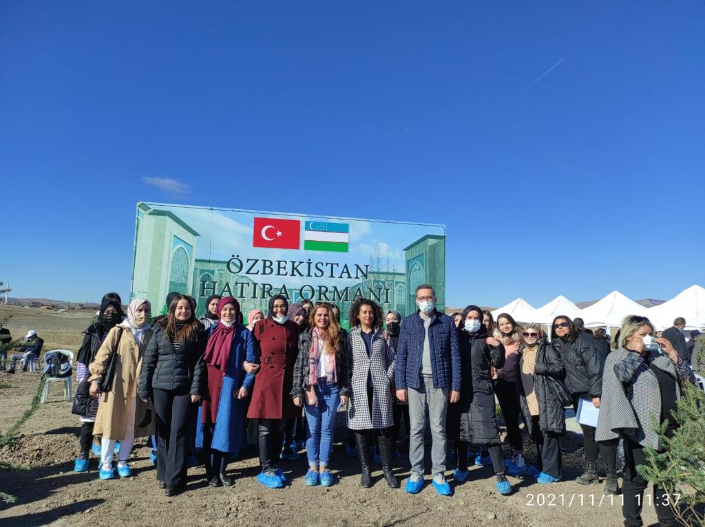 11 Kasım Milli Ağaçlandırma Gününde öğrencilerimiz ile fidan dikimine katıldık.