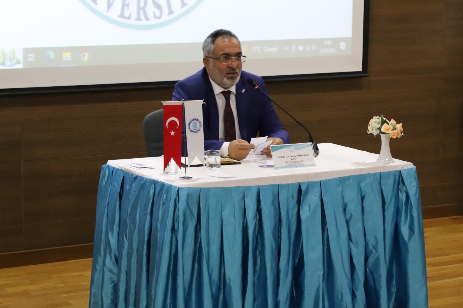 AYBÜ Öğrenci Buluşmalarında Sayın Rektörümüz Prof. Dr. Ali Cengiz KÖSEOĞLU, öğrencilerimizin sorularını yanıtladı.