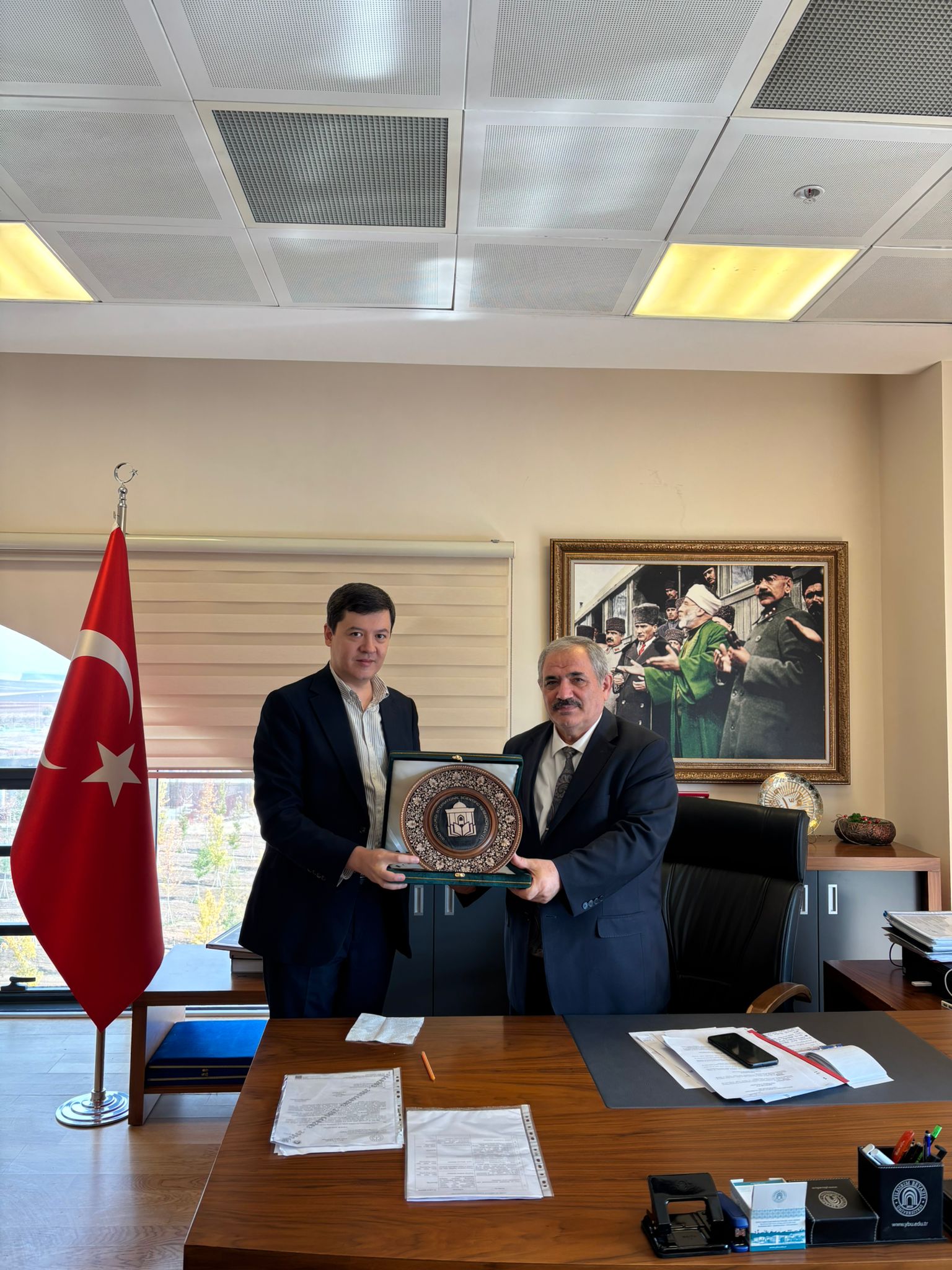 Mahtumkulu Devlet Üniversitesi Tarih Fakültesi İlahiyat Bölümü Başkanı Türkmenistanlı Tahir Aşirov Dekanlığımızı Ziyarette Bulunmuştur