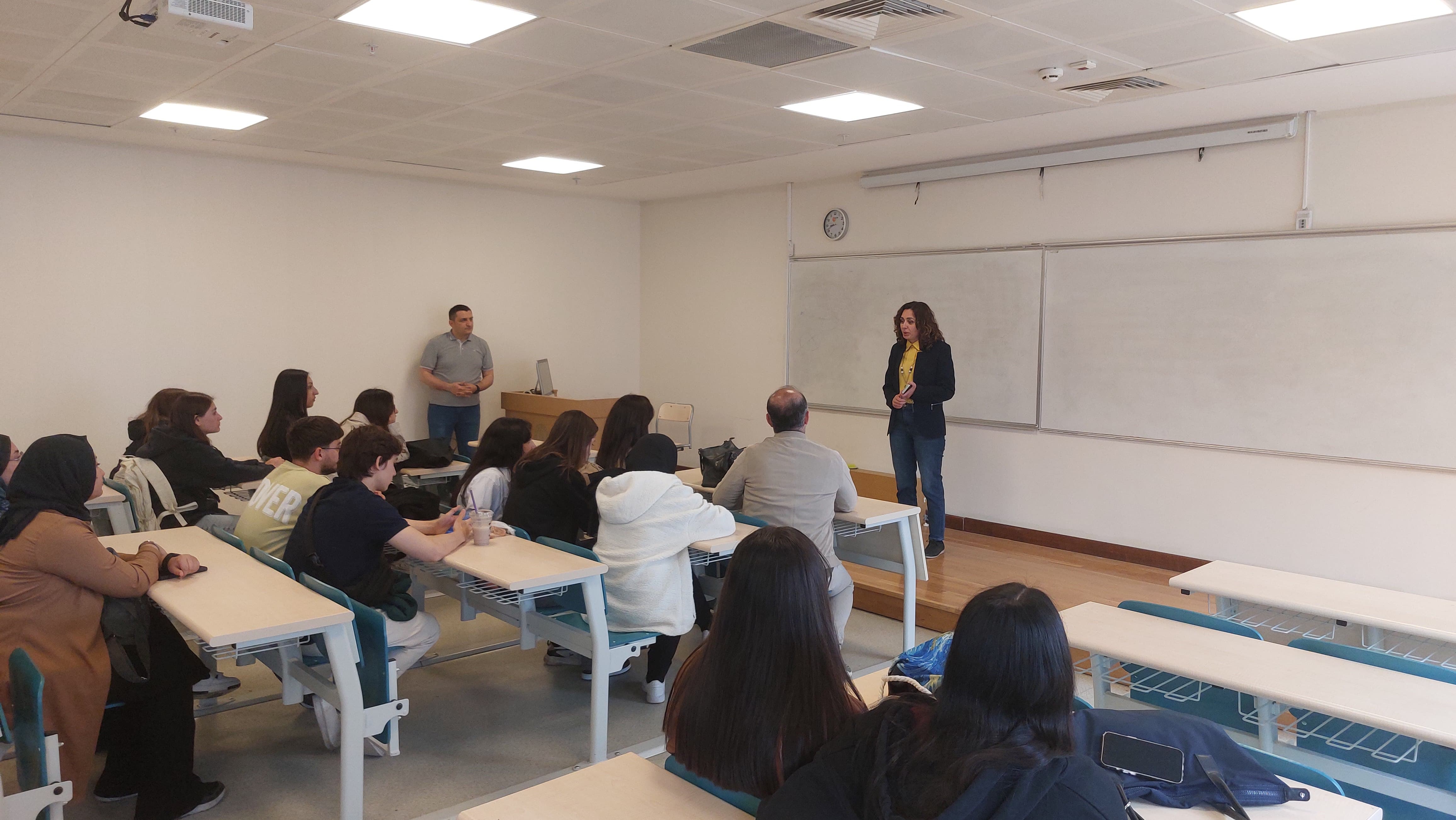 Mehmetçik Anadolu Lisesi öğrenci ve öğretmenleri 14.05.2025 tarihinde Fakültemizi ziyaret etmişlerdir.