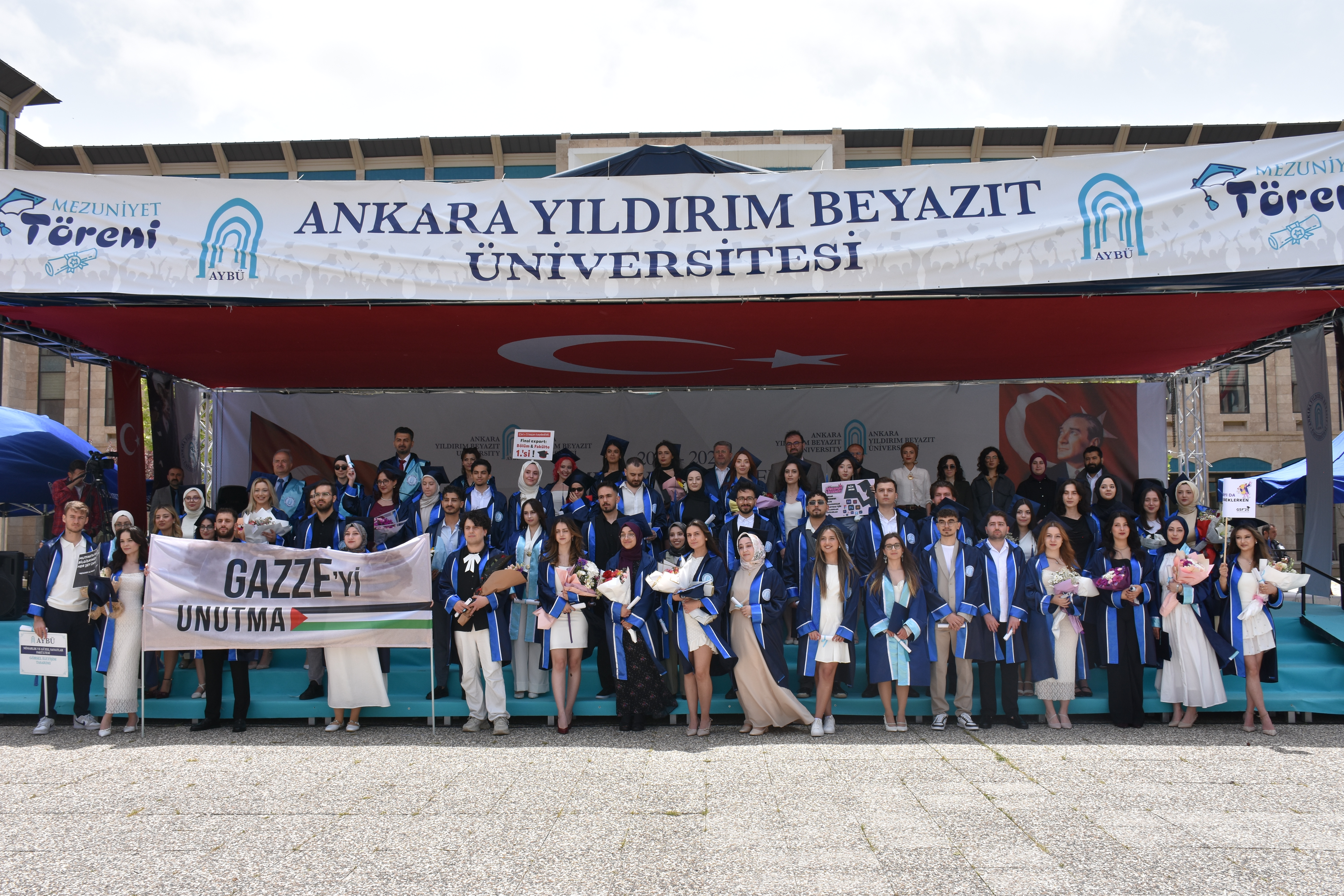 Mimarlık ve Güzel Sanatlar Fakültesi Mezuniyet Töreni Gerçekleştirildi