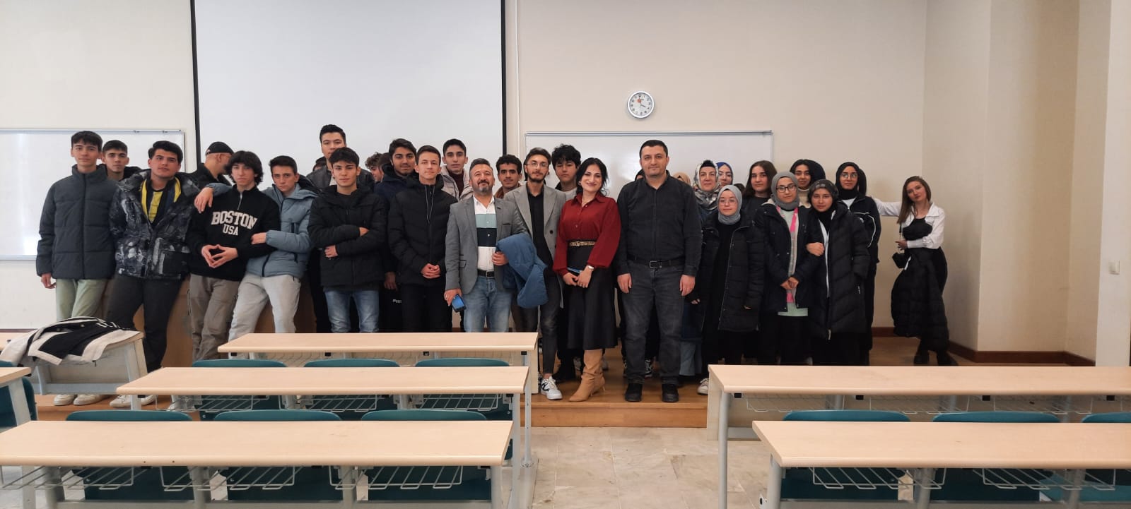 Etlik Anadolu İmam Hatip Lisesi Öğrencilerine Üniversitemiz ve Fakültemizin Tanıtımı Yapılmıştır