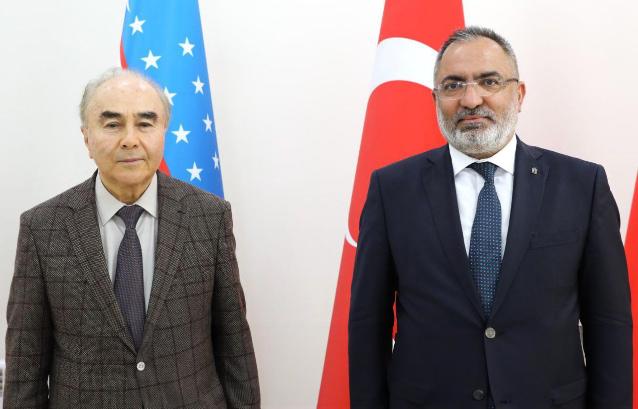 Rektörümüz, Semerkand Devlet Üniversitesi Ziyaretinde Üniversite Rektörü ve Özbekistan Senato Üyesi Olan Sayın Khalmuradov Rustam IBRAGİMOVİCH'le Görüştü