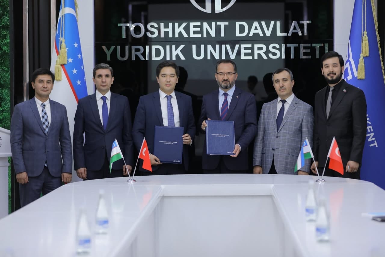 Üniversitemiz ile Özbekistan Taşkent Hukuk Üniversitesi arasında akademik değişim ve iş birliği protokolü imzalandı