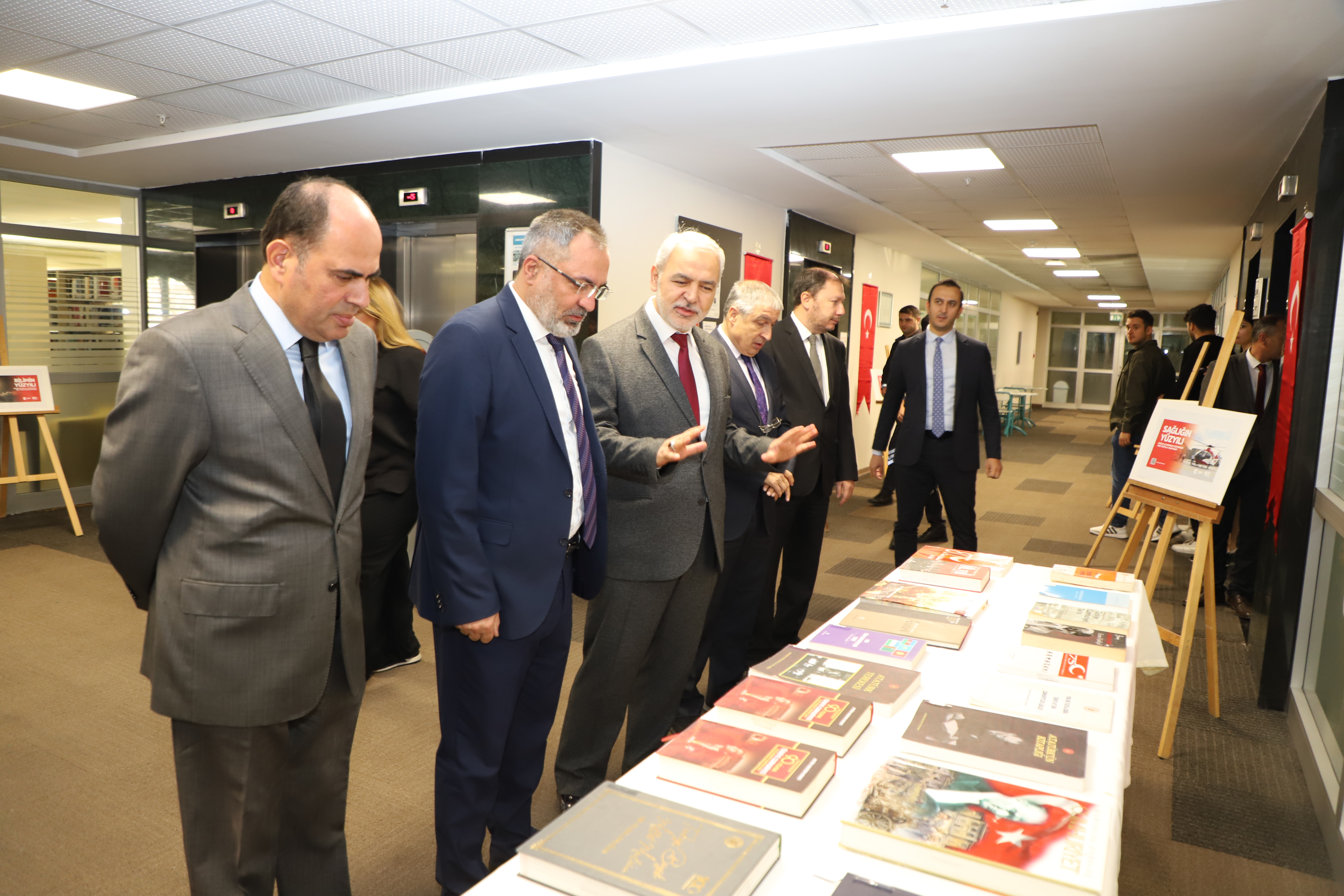 Cumhuriyetimizin 100. Yılı Konulu Kitap ve Fotoğraf Sergisi 