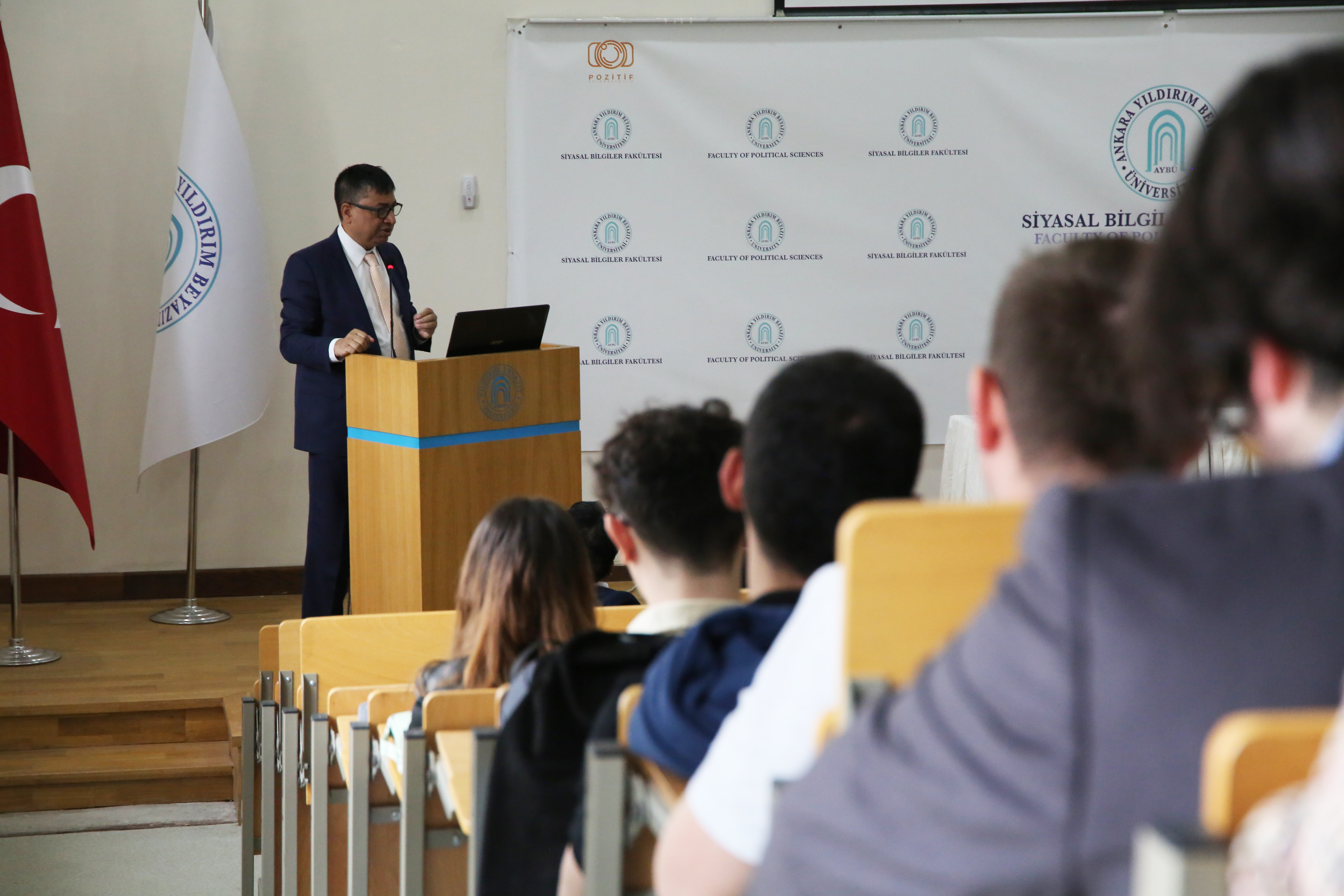 Prof. Mohammad Kabir Hassan'ın “İslami Finans: Değer Temelli Bir Alternatif” Konulu Sunumu Fakültemizde Gerçekleştirildi