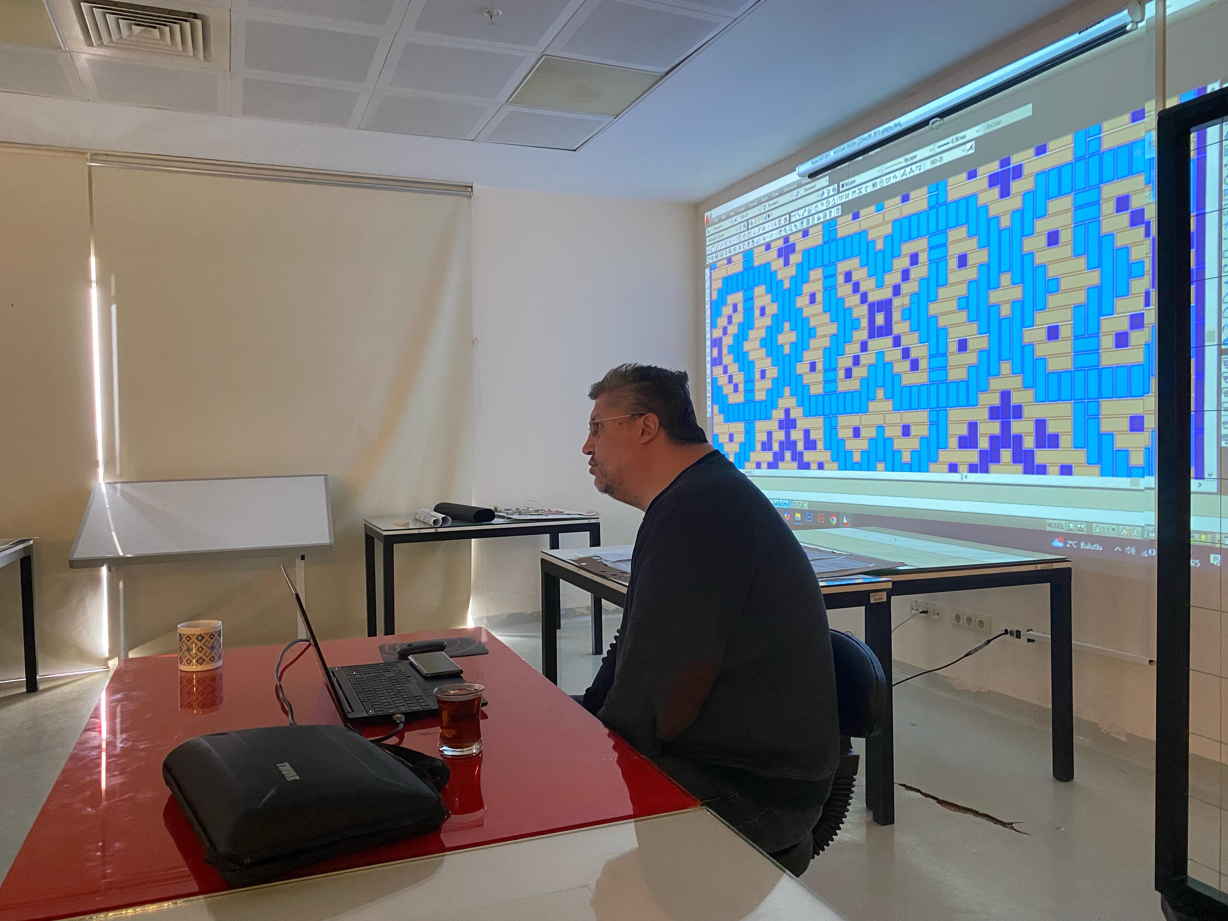 AYBÜ MİMARLIK BÖLÜMÜ’NDE MOZAİK ATÖLYESİ GERÇEKLEŞTİRİLDİ