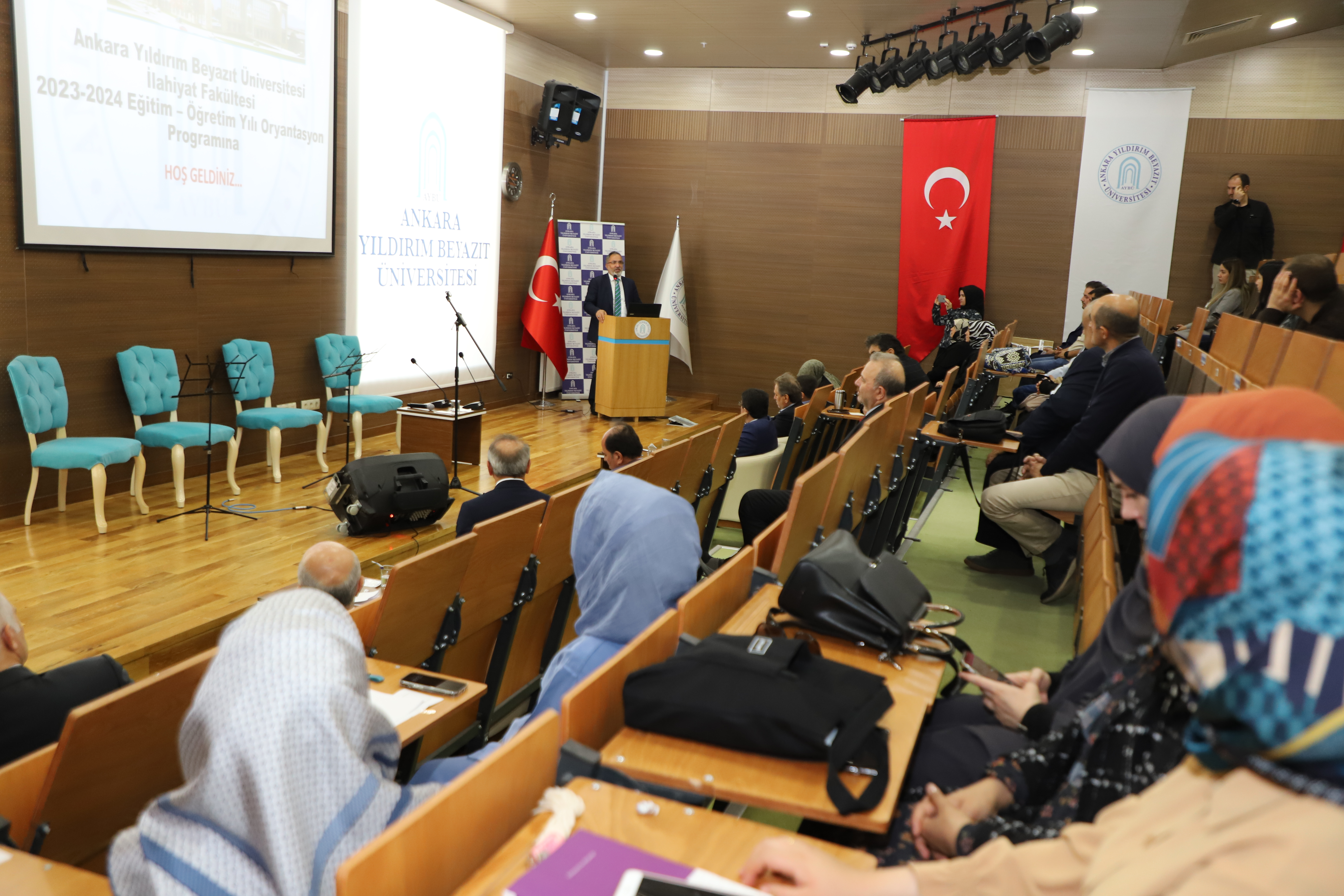 Ankara Yıldırım Beyazıt Üniversitesi İlahiyat Fakültesi 2023-2024 Eğitim-Öğretim Yılı Oryantasyon Programı ile Yeni Öğrencilerini Karşıladı