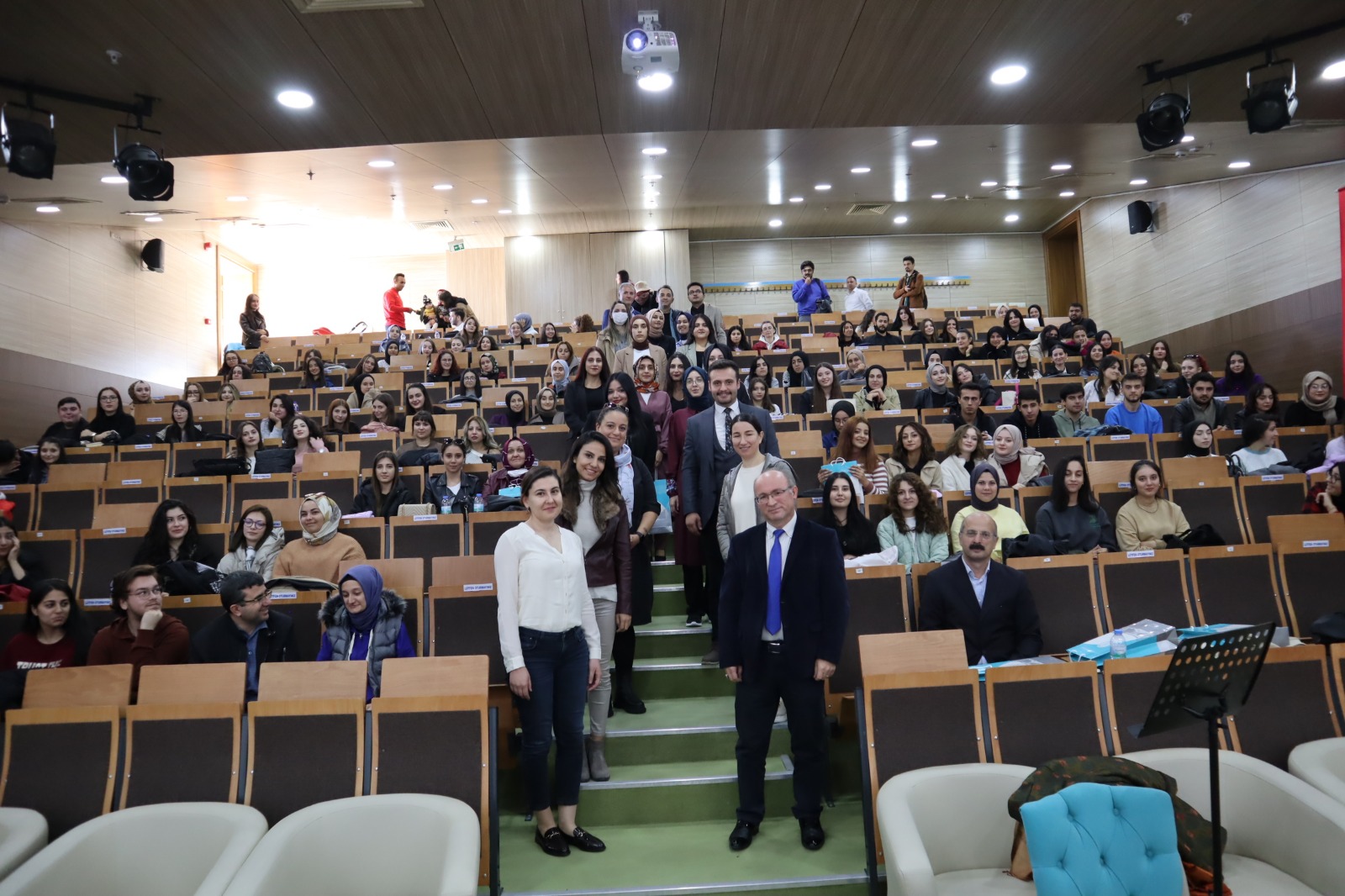 Öğrencilerimizden Naat Dinletisi