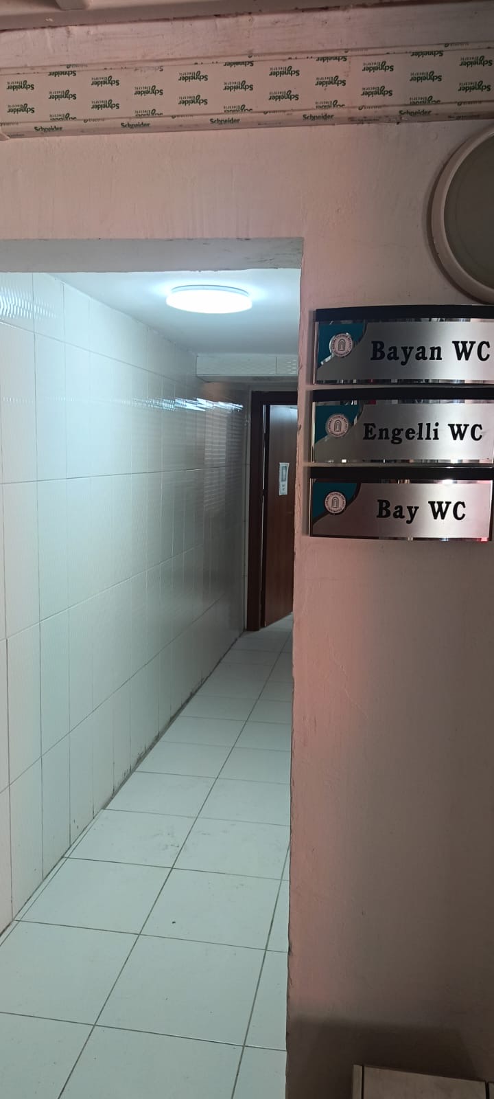 Merkezimiz WC’lerine Aydınlatma Armatürleri Takıldı