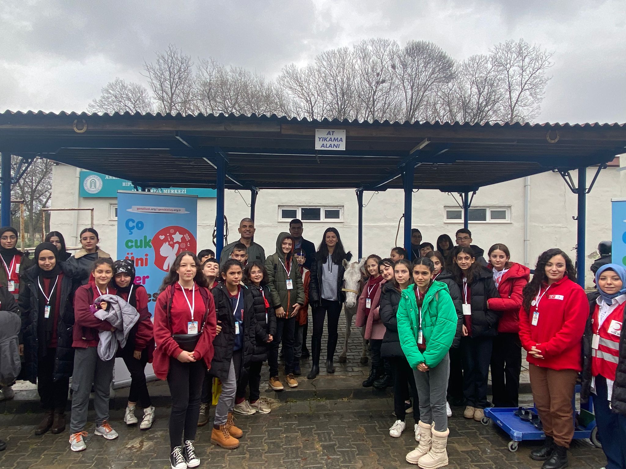 MERKEZİMİZDE ÇOCUK ÜNİVERSİTESİ PROJESİ KAPSAMINDA AT BİNME ETKİNLİĞİ