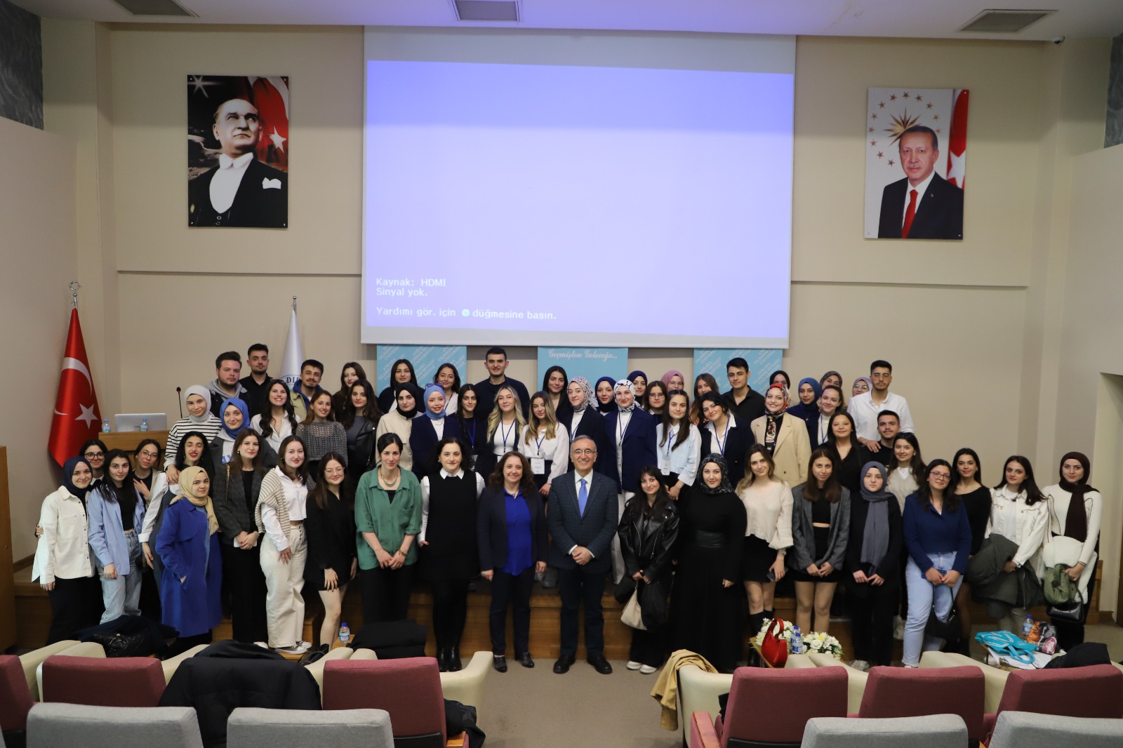 AYBÜ Sosyal Hizmet Kulübü’nün Düzenlediği ‘’Dönüşümsel Değişim için Ortak Gelecek’’ Paneli Gerçekleşti