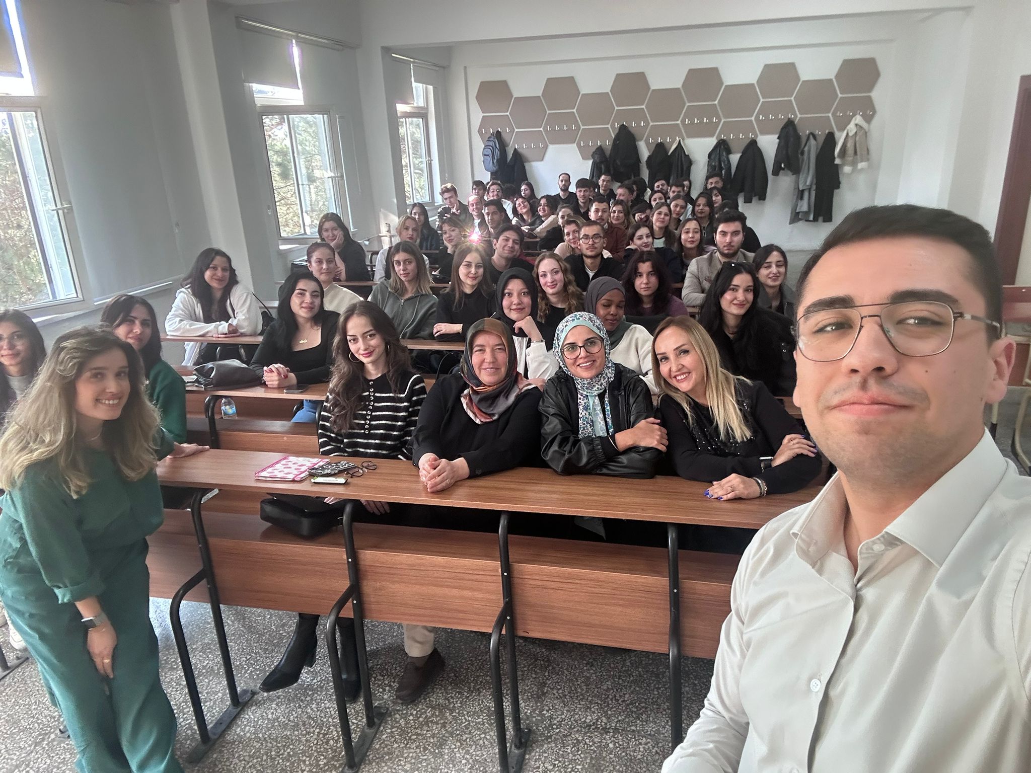 Sivil Havacılık Öğrencileri Meslek Hayatının İlk Adımlarına Dair Bilgi Edindi