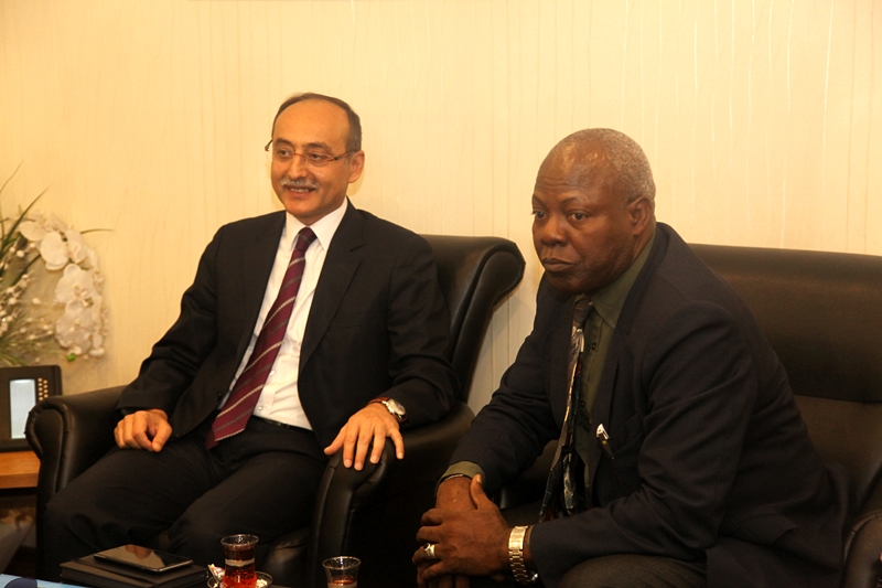 Üniversitemiz Gambiya Üniversitesi Tıp Fakültesi’ne Destek Verecek