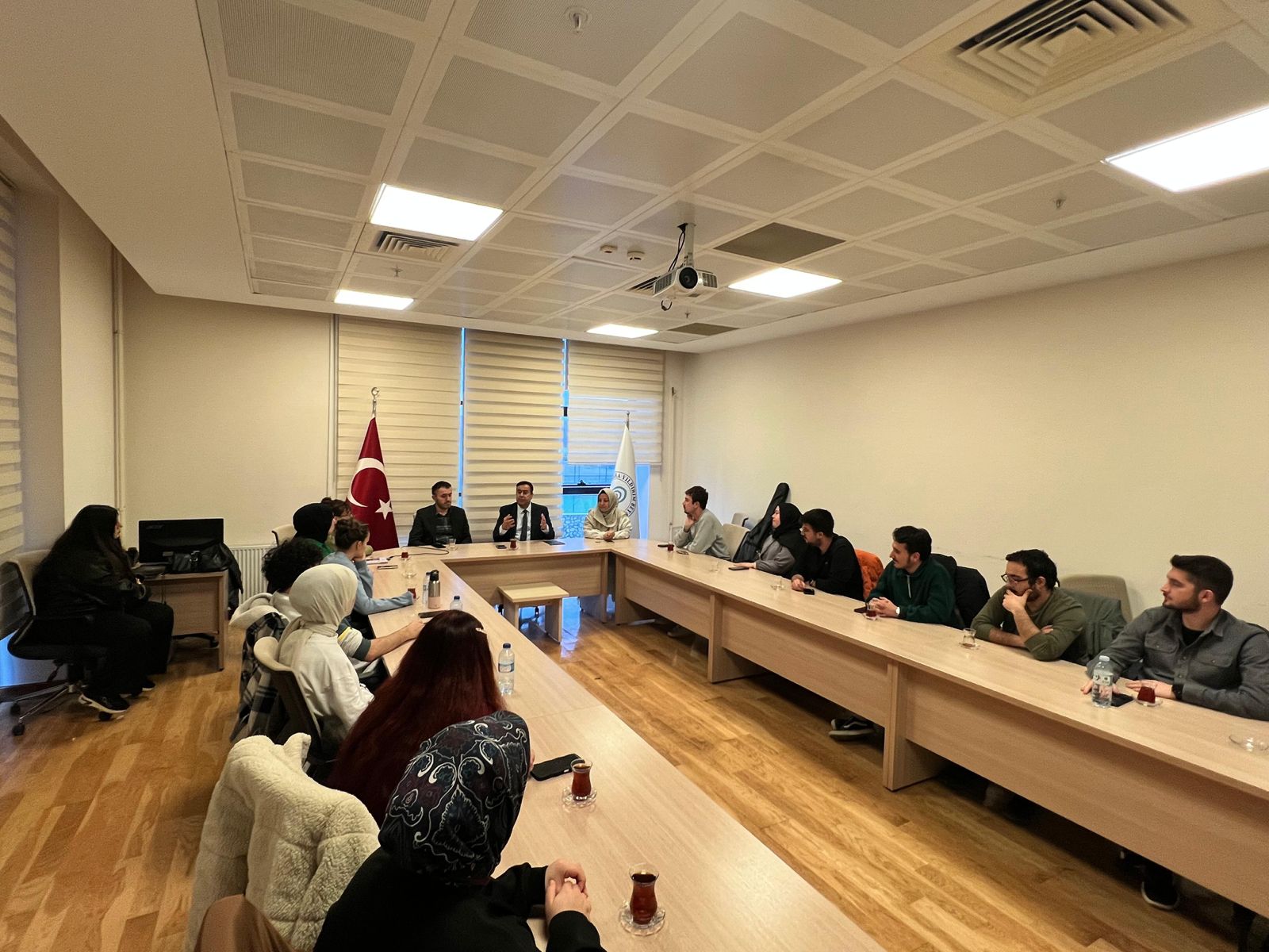 Faculty Management Meets with Student Representatives