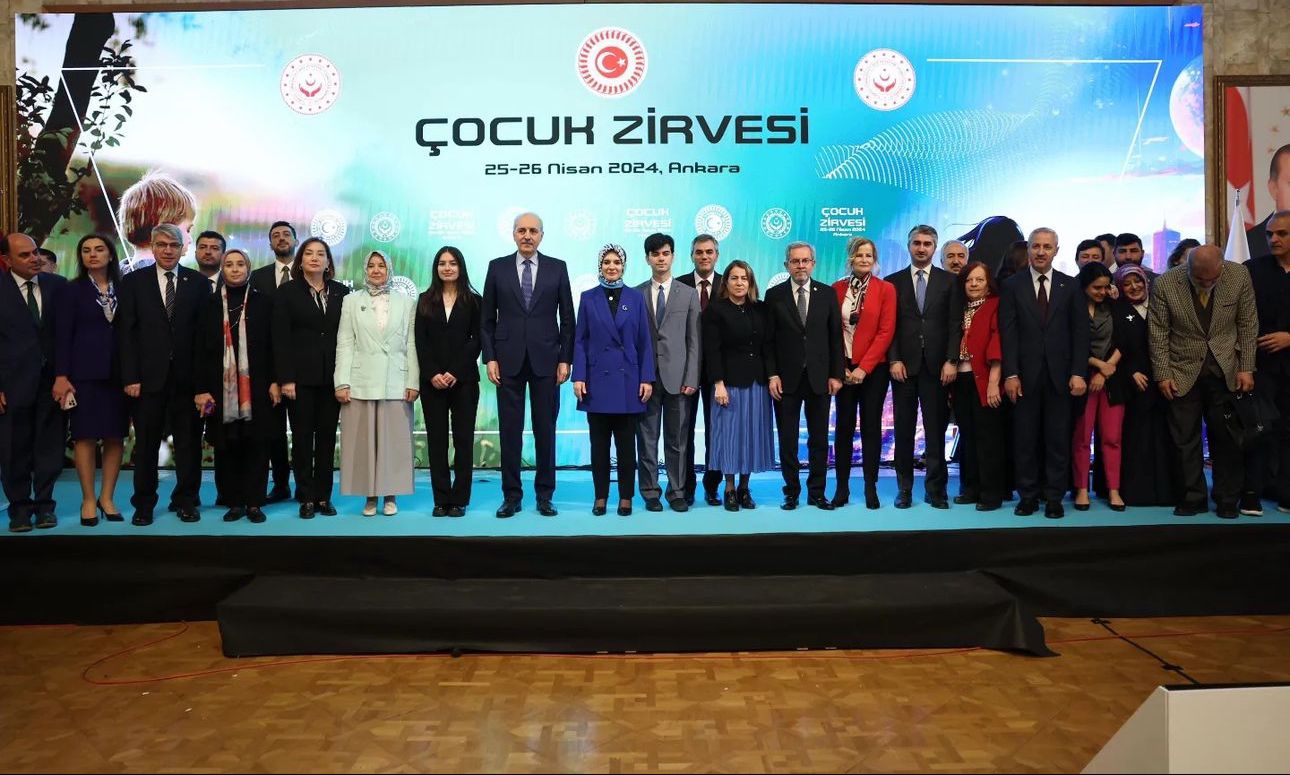 TBMM'de "Geleceğin Dünyasında Çocuk ve Çocukluk" Temalı Çocuk Zirvesi Düzenlendi