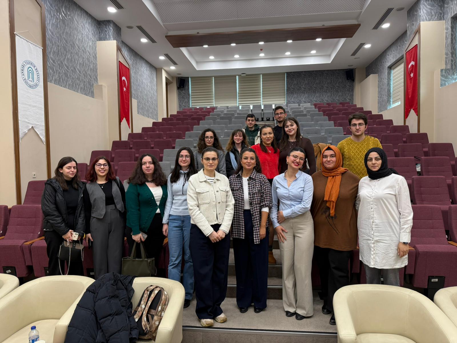  Hukuk Fakültesi hocalarımız Kar-Mer Etkinliğinde Öğrencilerimize tecrübe aktarımında bulunmuştur.