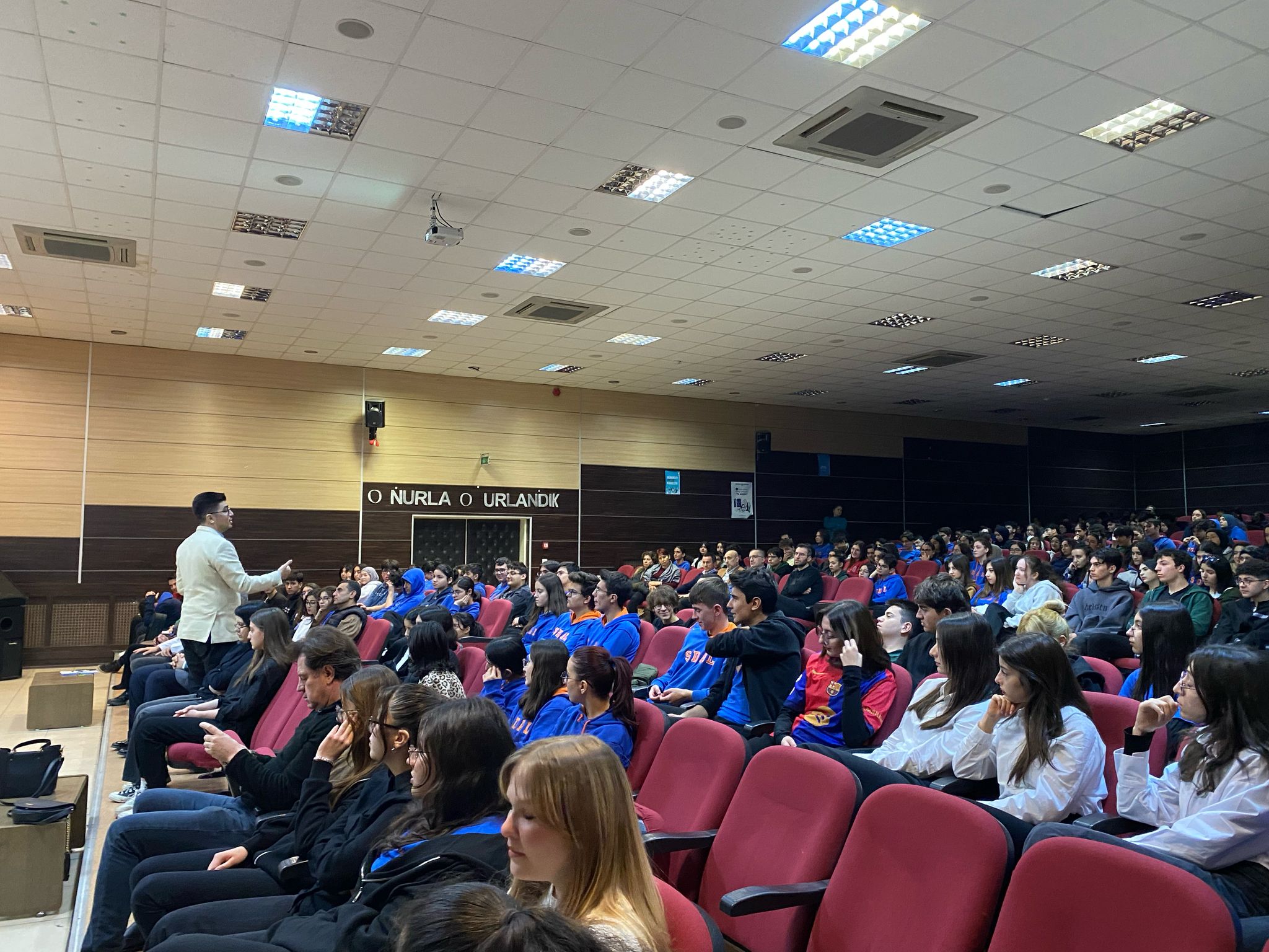 Lise Öğrencileri İçin Empati ve Farkındalık Eğitimi